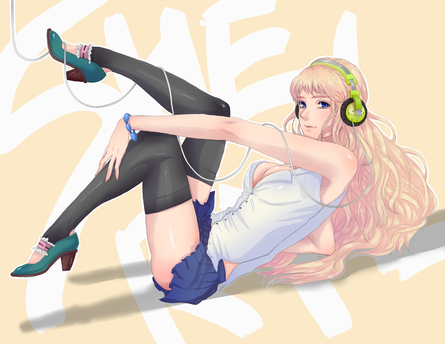 ramta, sheryl nome, macross, macross frontier, bad id, bad pixiv id, 00s, 1girl, blonde hair, blue eyes, bracelet, breasts, cleavage, female focus, headphones, high heels, jewelry, long hair, miniskirt, nail polish, pink hair, pink nails, shoes, skirt, smile, solo, thighhighs