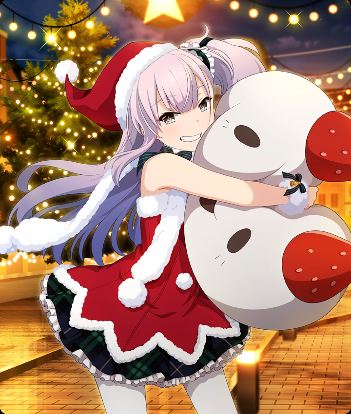 tsubakuro yume, toji no miko, toji no miko: kizamishi issen no tomoshibi, game cg, official art, third-party source, 1girl, black garter, black ribbon, black skirt, blue sky, bracelet, brick road, christmas lights, christmas tree, cloud, diffraction spikes, dot nose, dress, food, frilled garter, frilled skirt, frills, fruit, fur-trimmed dress, fur-trimmed headwear, fur bracelet, fur scarf, fur trim, grey pupils, grin, hair ribbon, hat, hugging object, jewelry, layered skirt, long hair, looking at viewer, night, outdoors, pantyhose, pillow, pillow hug, pink pupils, plaid clothes, plaid skirt, pom pom (clothes), purple hair, red dress, red hat, ribbon, santa hat, short side ponytail, skirt, sky, smile, solo, star (symbol), strawberry, string of light bulbs, white pantyhose