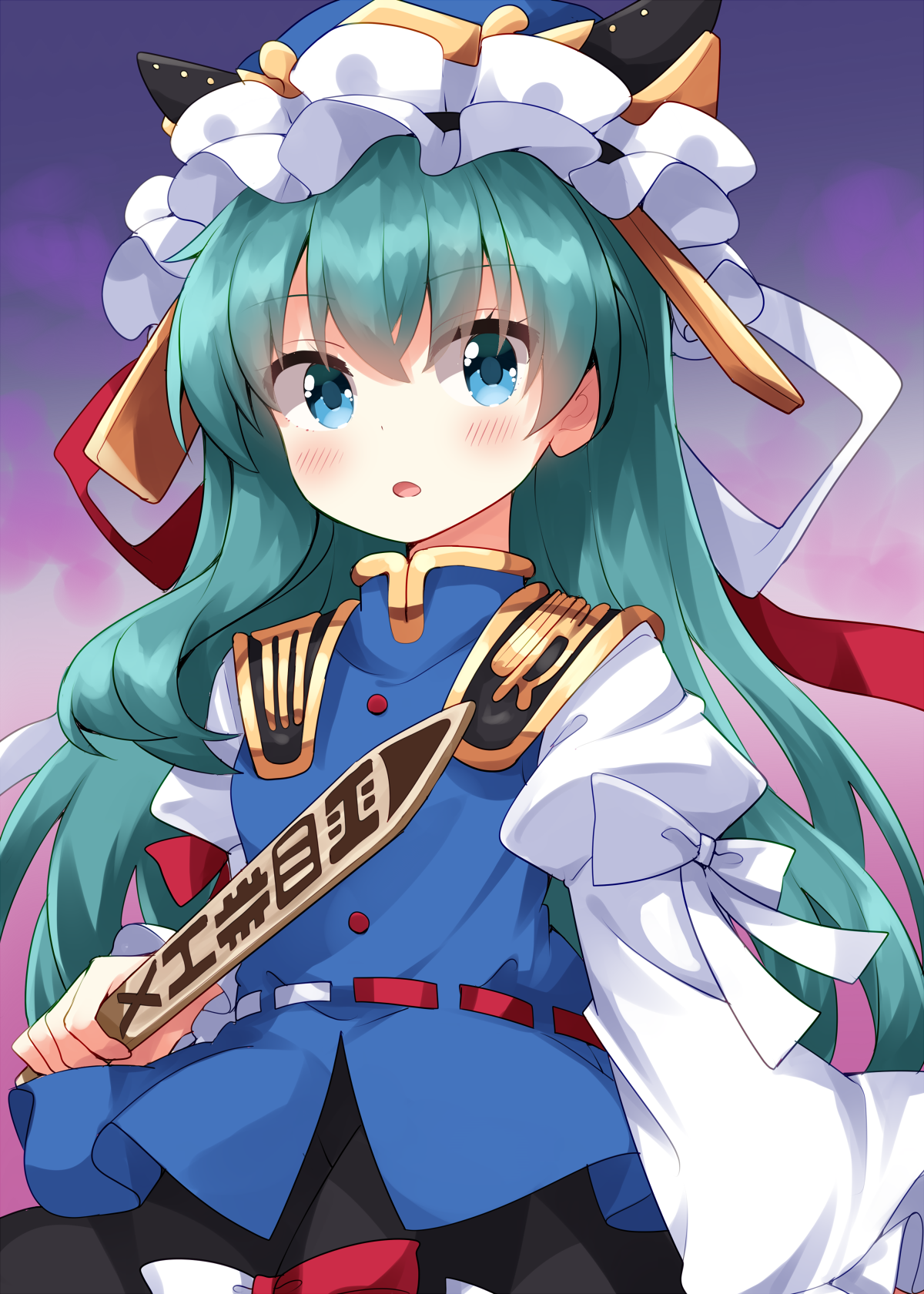 ruu (tksymkw), shiki eiki, touhou, commentary request, highres, 1girl, alternate hair length, alternate hairstyle, black skirt, blue eyes, blue hat, blue vest, blush, bow, frilled hat, frills, green hair, hat, holding, juliet sleeves, long hair, long sleeves, looking at viewer, open mouth, puffy sleeves, purple background, ribbon-trimmed skirt, ribbon trim, rod of remorse, shirt, skirt, sleeve bow, solo, upper body, vest, white bow, white shirt