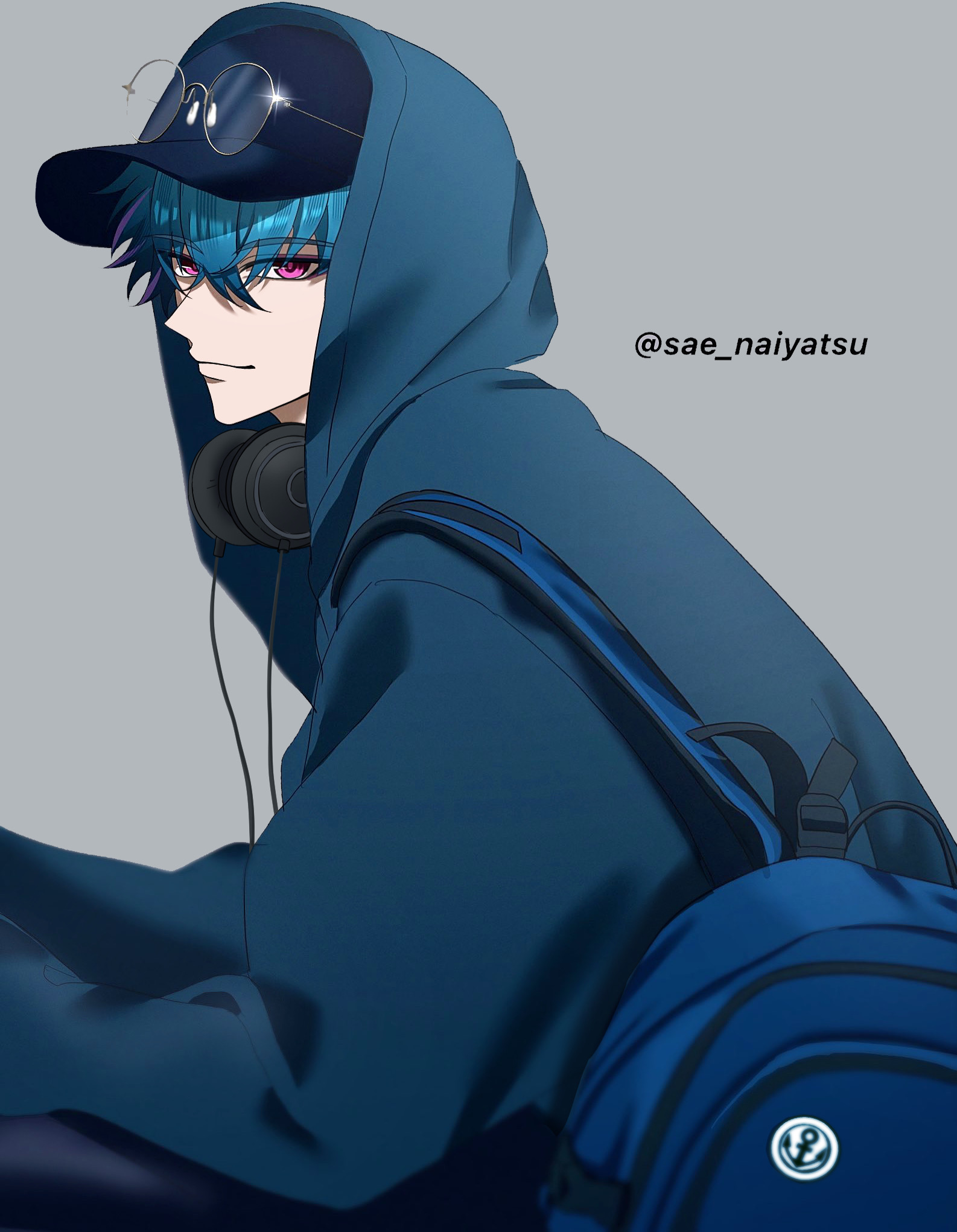 brant (wuthering waves), wuthering waves, commentary, highres, 1boy, backpack, bag, baseball cap, blue bag, blue hat, blue hoodie, closed mouth, eyewear on headwear, from side, grey background, hair between eyes, hat, headphones, headphones around neck, hood, hood up, hoodie, looking at viewer, looking to the side, male focus, pink eyes, sae naiyatsu, simple background, smile, solo, sunglasses, twitter username, upper body