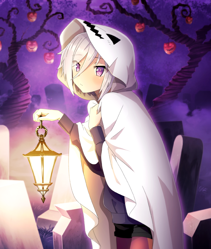itomi sayaka, toji no miko, toji no miko: kizamishi issen no tomoshibi, game cg, official art, third-party source, 1girl, black shorts, blush, closed mouth, cowboy shot, dot nose, from side, ghost costume, grey hair, grey shirt, hair between eyes, halloween, halloween costume, hand on own chest, hand up, holding, holding lantern, jack-o'-lantern, lantern, long sleeves, looking at viewer, looking to the side, purple eyes, shirt, shorts, solo, tombstone