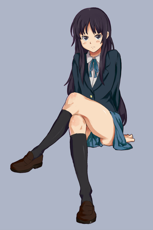 shibasaki shouji, akiyama mio, k-on!, bad id, bad pixiv id, 00s, 1girl, black hair, crossed legs, female focus, legs, school uniform, simple background, sitting, solo