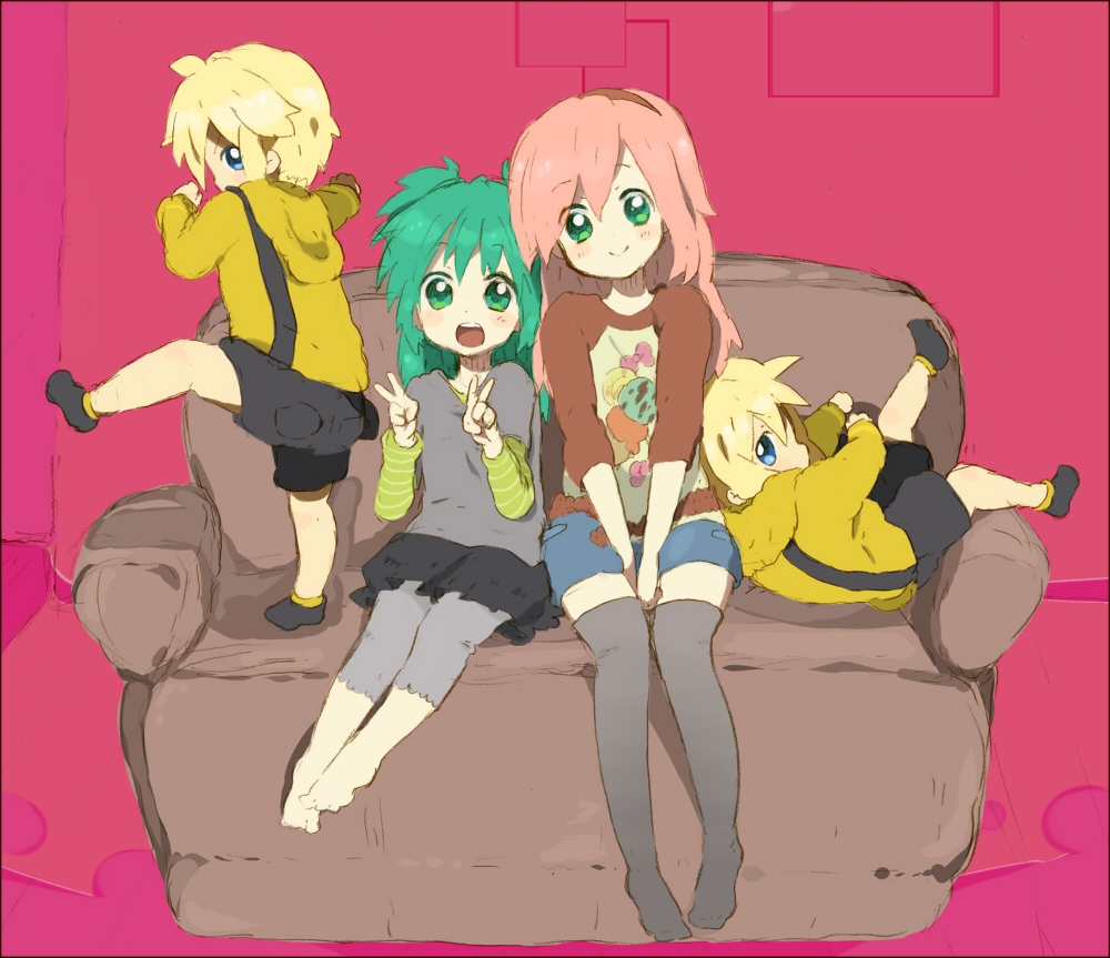 tooi, hatsune miku, kagamine len, kagamine rin, megurine luka, vocaloid, bad id, bad pixiv id, 1boy, 3girls, aged down, aqua eyes, aqua hair, black thighhighs, blonde hair, blue eyes, casual, child, multiple girls, pink hair, short hair, shorts, sitting, smile, thighhighs, twintails, v, zettai ryouiki