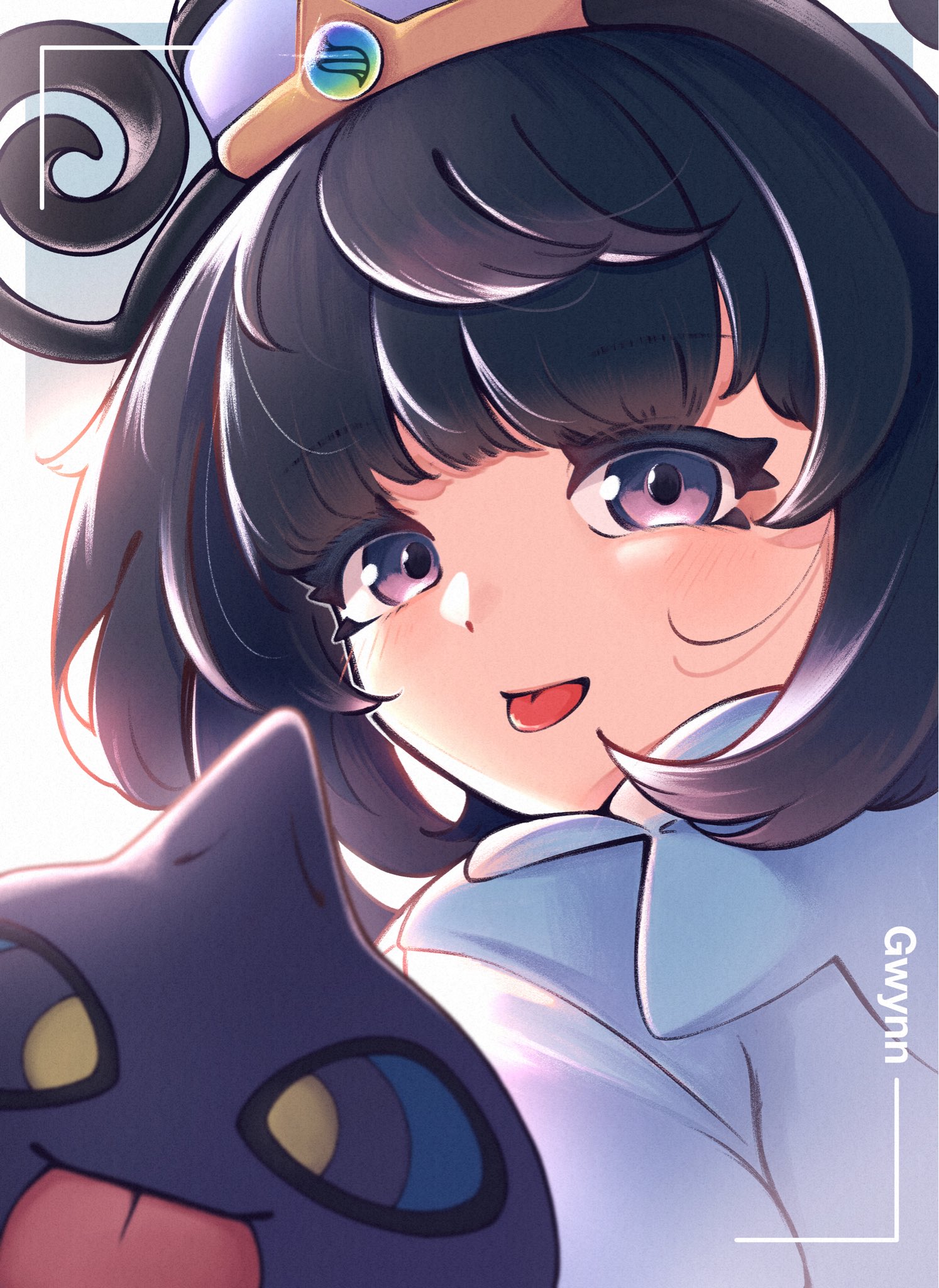 lila 0219, gwynn (pokemon), shuppet, nintendo, pokemon, pokemon legends: z-a, commentary request, highres, 1girl, black hair, bob cut, character name, coat, gen 3 pokemon, hat, looking at viewer, looking back, mega stone, pokemon (creature), purple eyes, short hair, tongue, tongue out, upper body, white background, white coat