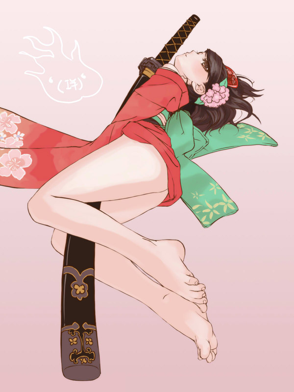 takanashi, momohime, oboro muramasa, vanillaware, 1girl, barefoot, brown eyes, brown hair, comb, feet, female focus, flower, full body, hair flower, hair ornament, japanese clothes, katana, kimono, legs, lying, pink background, plantar flexion, scabbard, sheath, sheathed, short kimono, simple background, solo, sword, toes, weapon