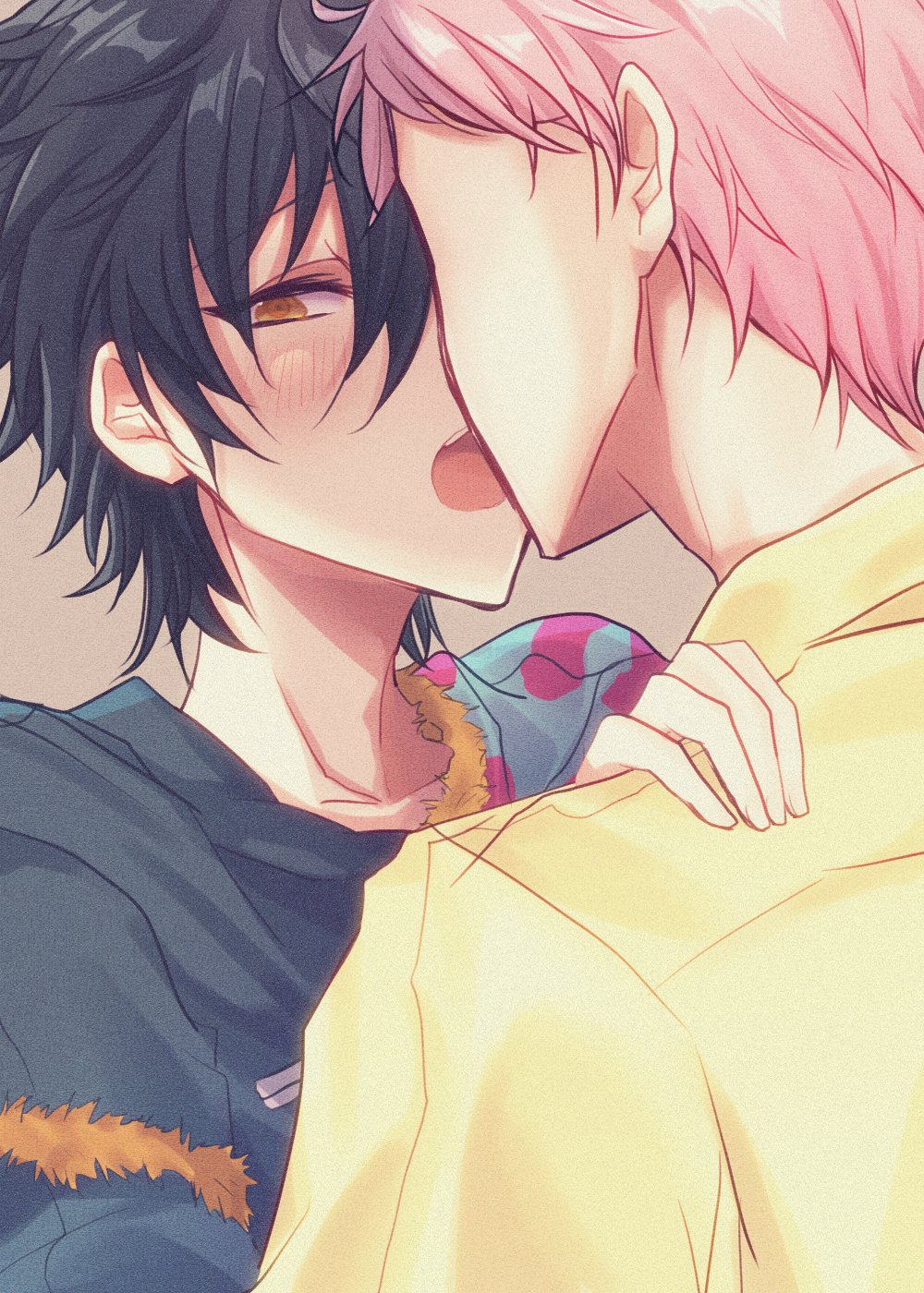 itsuki shu, kagehira mika, ensemble stars!, commentary request, highres, 2boys, averting eyes, black hair, blush, brown background, close-up, hair between eyes, hand on another's shoulder, koyagi (cygmilk), male focus, multiple boys, open mouth, pink hair, short hair, simple background, teeth, upper teeth only, valkyrie (ensemble stars!), yaoi, yellow eyes