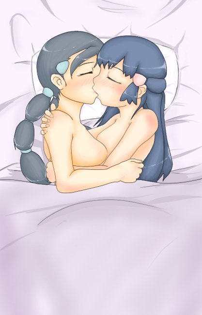 namaniku (gaspoppo), candice (pokemon), dawn (pokemon), nintendo, pokemon, pokemon dppt, 00s, 2girls, bed, black hair, blue hair, braid, breasts, closed eyes, gym leader, hair ornament, hairclip, kiss, large breasts, long hair, multiple girls, pillow, twin braids, twintails, yuri