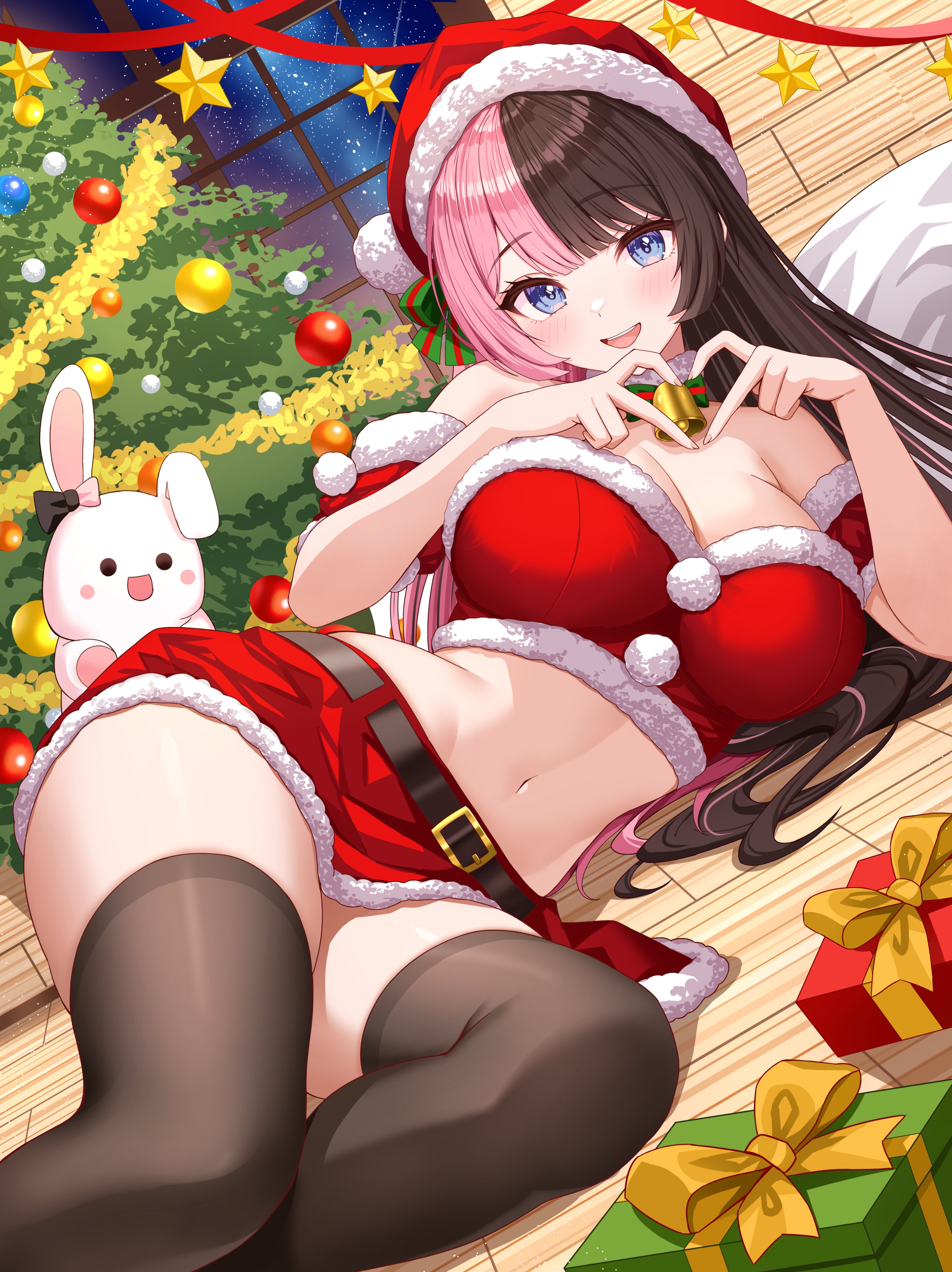 sunamama4788, tachibana hinano, vspo!, absurdres, commentary, highres, 1girl, :d, alternate costume, bandeau, bare shoulders, bell, belt, black belt, black hair, black thighhighs, blue eyes, blunt bangs, box, breasts, christmas tree, cleavage, collar, detached sleeves, four-finger heart hands, fur-trimmed bandeau, fur-trimmed headwear, fur-trimmed skirt, fur-trimmed sleeves, fur collar, fur trim, gift, gift box, hat, heart, heart hands, indoors, large breasts, long hair, looking at viewer, lying, midriff, miniskirt, multicolored hair, navel, neck bell, night, on floor, on side, open mouth, pink hair, pom pom (clothes), red bandeau, red hat, red skirt, red sleeves, santa costume, santa hat, short sleeves, skirt, smile, solo, split-color hair, teeth, thighhighs, two-tone hair, upper teeth only, virtual youtuber, white collar, wooden floor, wooden wall