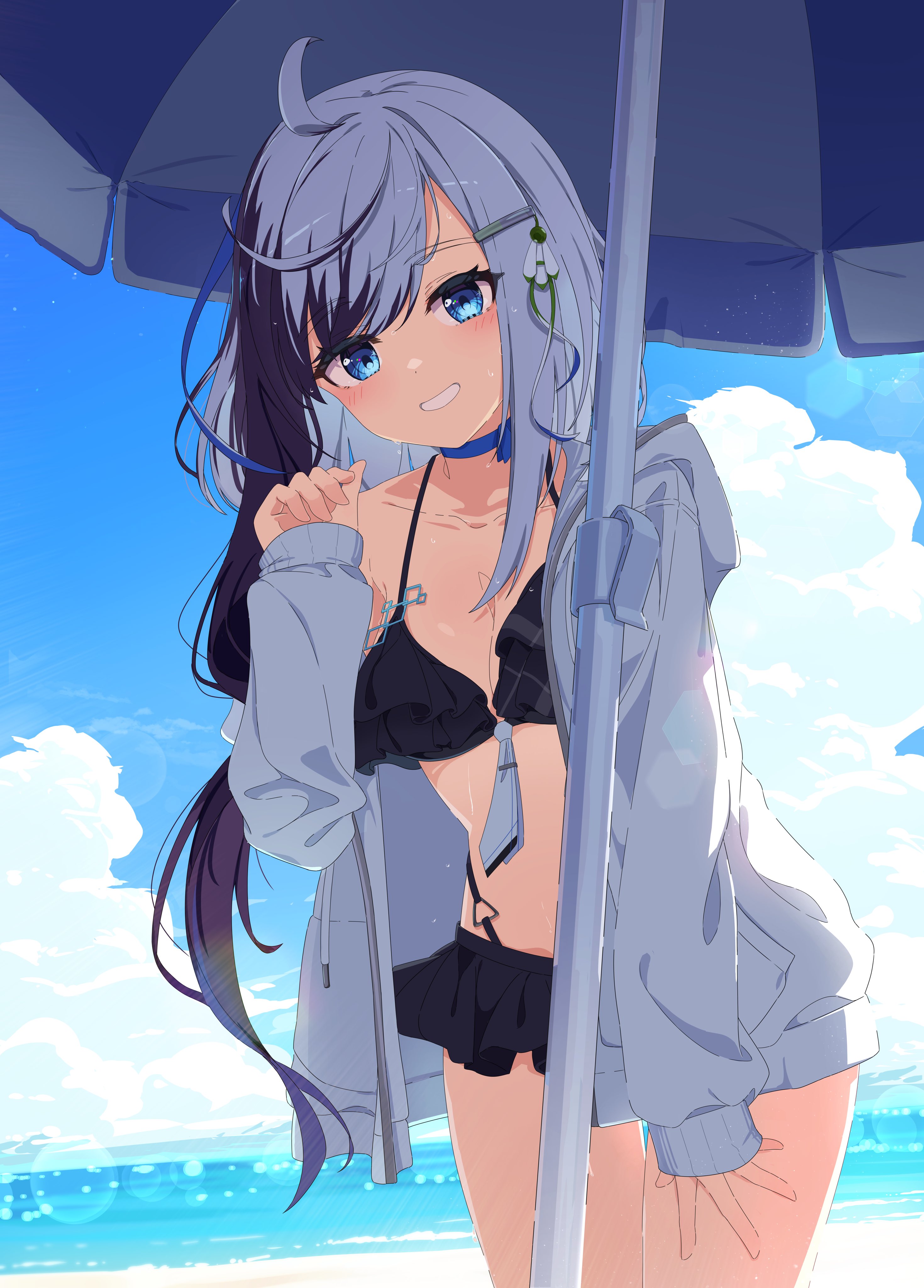 sagen, yukieda shizuku, indie virtual youtuber, absurdres, commission, hashtag-only commentary, highres, second-party source, skeb commission, 1girl, ahoge, asymmetrical sidelocks, beach, beach umbrella, bikini, bikini skirt, black bikini, black hair, blue choker, blue eyes, blue hair, blue ribbon, blue sky, blurry, bokeh, breasts, choker, cleavage, cloud, collarbone, cowboy shot, curled fingers, day, depth of field, dot nose, drawstring, dutch angle, eyes visible through hair, frilled bikini, frills, front-tie bikini top, front-tie top, grey hair, grey hoodie, grin, hair ornament, hairpin, hand on own thigh, hand up, hood, hood down, hoodie, leaning forward, light blush, light particles, light rays, long hair, long sidelocks, long sleeves, looking at viewer, multi-strapped bikini bottom, multicolored hair, open clothes, open hoodie, outdoors, parted bangs, plaid bikini, plaid clothes, ribbon, ribbon choker, ruffle bikini, shade, sidelocks, sky, sleeves past wrists, smile, solo, square, standing, strap, sunlight, sweat, swept bangs, swimsuit, umbrella, unzipped, virtual youtuber