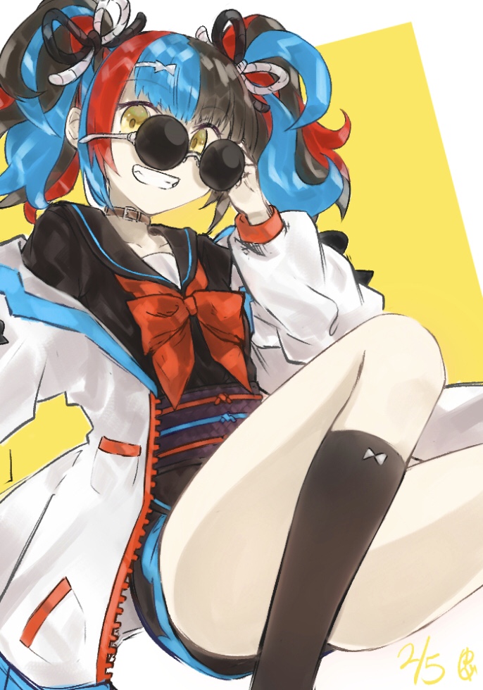 yubeshi (zecxl), sei shounagon (fate), sei shounagon (first ascension) (fate), fate/grand order, fate (series), commentary request, 1girl, black hair, black sailor collar, black shirt, black skirt, blue hair, breasts, choker, grin, jacket, kneehighs, long hair, long sleeves, looking at viewer, medium breasts, multicolored hair, obi, off shoulder, open clothes, open jacket, red hair, sailor collar, sash, shirt, short sleeves, skirt, smile, socks, solo, thighs, twintails, white jacket, yellow eyes