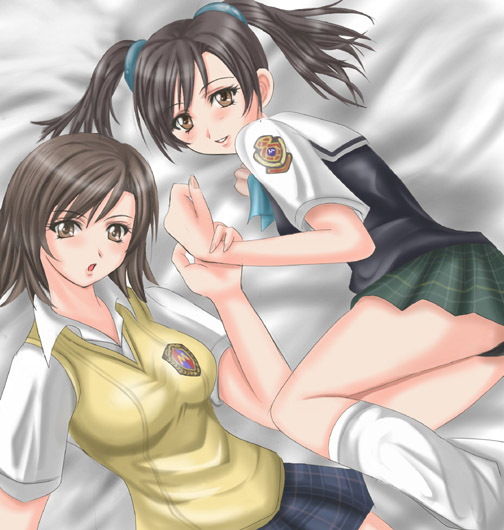 kazama asuka, ling xiaoyu, namco, tekken, 2girls, bed, brown eyes, brown hair, multiple girls, school uniform, skirt, smile, twintails