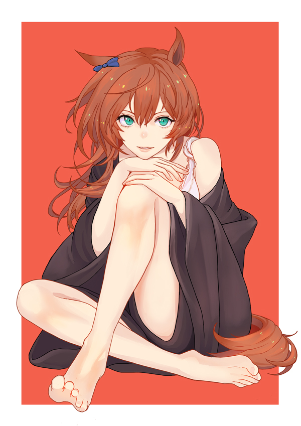 kyashiyo, maruzensky (umamusume), umamusume, commentary request, 1girl, barefoot, bow, ear bow, green eyes, horse girl, horse tail, modeling, simple background, single bare shoulder, tail