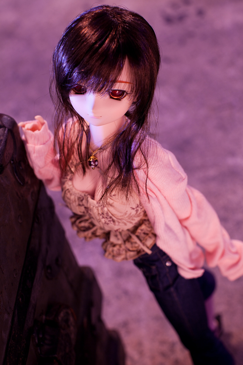 xqs, kousaka tamaki, niiduma, to heart (series), to heart 2, volks dd, highres, photo (medium), 00s, 1girl, :3, ball joint doll, breasts, brown eyes, brown hair, cleavage, doll, female focus, long hair, solo