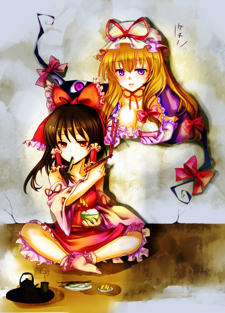 hakurei reimu, mikazuki tenma, yakumo yukari, touhou, bad id, bad pixiv id, highres, 2girls, blonde hair, bow, breasts, brown hair, cleavage, detached sleeves, elbow gloves, female focus, gap (touhou), gloves, hat, japanese clothes, long hair, miko, multiple girls, purple eyes, red eyes, short hair