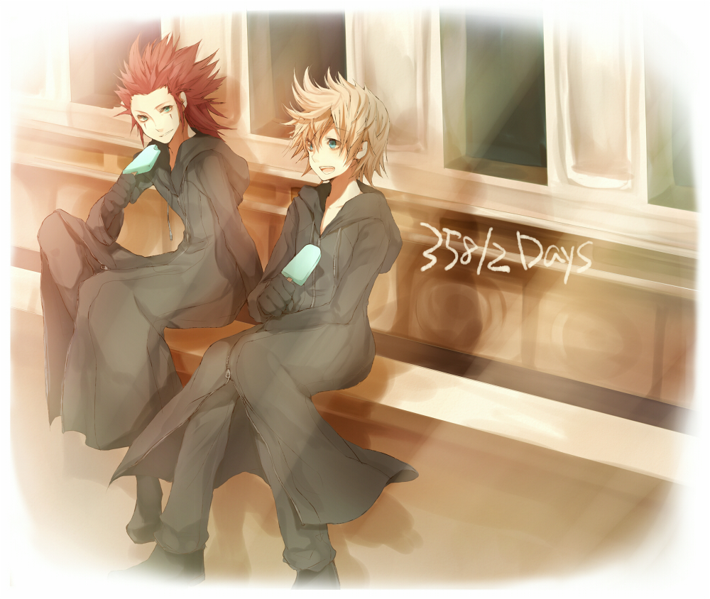 tetsuo (tashirosu), axel, organization xiii, roxas, kingdom hearts, kingdom hearts 358/2 days, bad id, bad pixiv id, 2boys, black coat (kingdom hearts), blonde hair, blue eyes, eating, food, green eyes, hood, ice cream, long hair, male focus, multiple boys, popsicle, red hair, short hair, sitting, smile