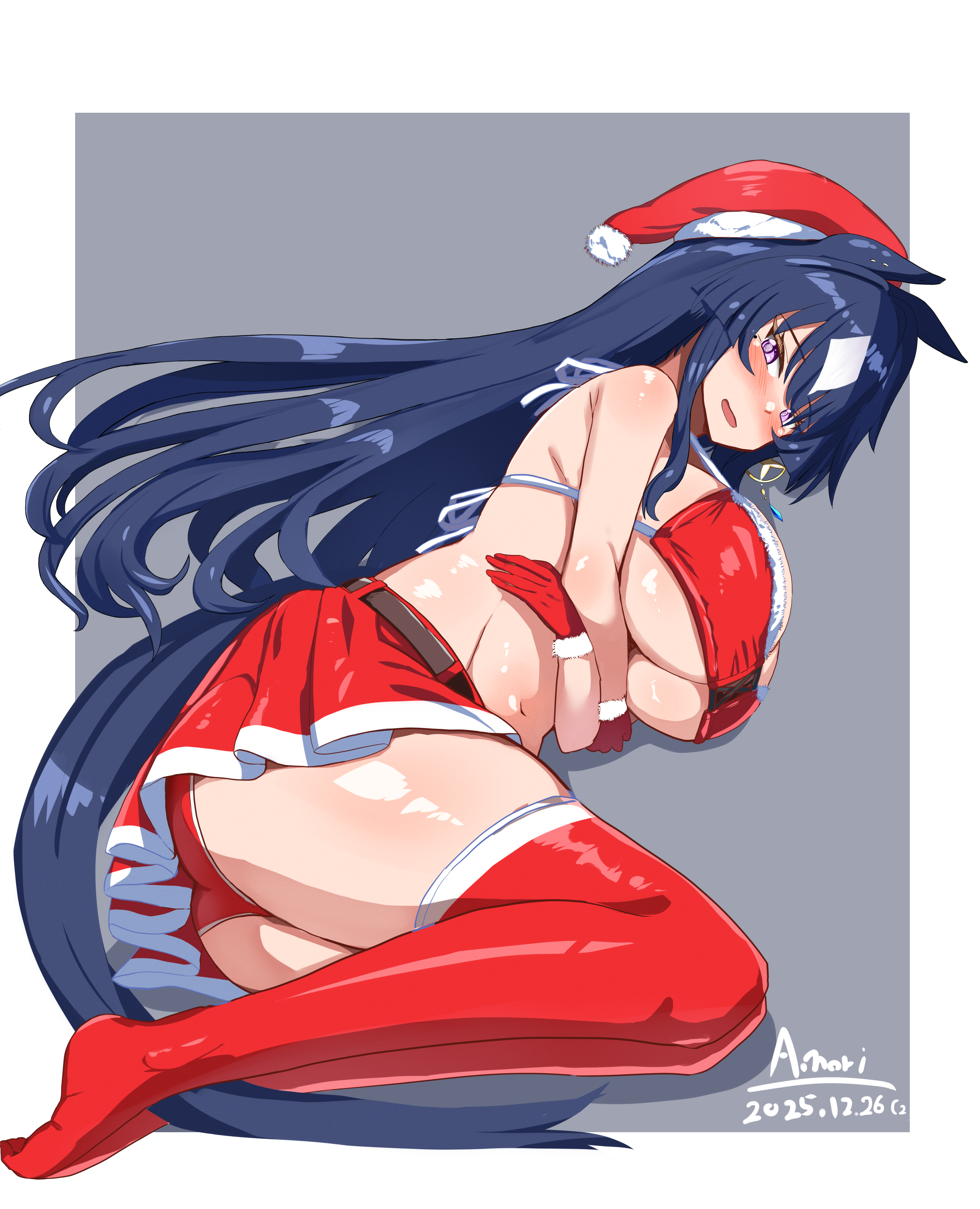 a.nori, verxina (umamusume), umamusume, absurdres, commentary request, highres, 1girl, alternate costume, animal ears, ass, belt, bikini, blue hair, breasts, cleavage, closed mouth, collarbone, dated, gloves, grey background, hair between eyes, hair ornament, hat, horse ears, horse tail, large breasts, looking at viewer, mole, mole under eye, navel, santa bikini, santa costume, santa hat, smile, solo, swimsuit, tail, thighhighs