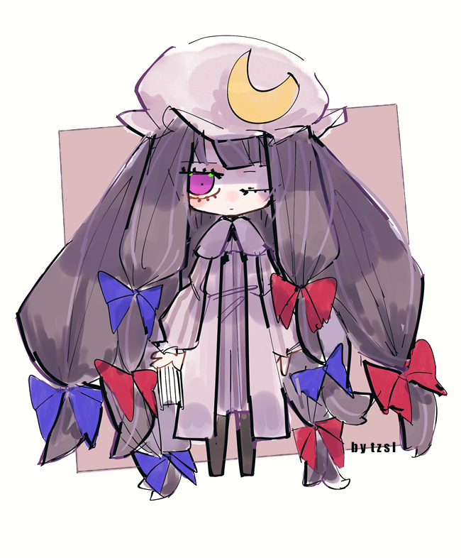 tsuru (nekopanchi), patchouli knowledge, touhou, commentary, symbol-only commentary, black leggings, bow, chibi, crescent, crescent hat ornament, hair bow, hair ribbon, hat, hat ornament, leggings, long hair, mob cap, multiple hair bows, one eye closed, pink background, pink hat, pink robe, purple eyes, ribbon, robe, signature, standing, very long hair, white background