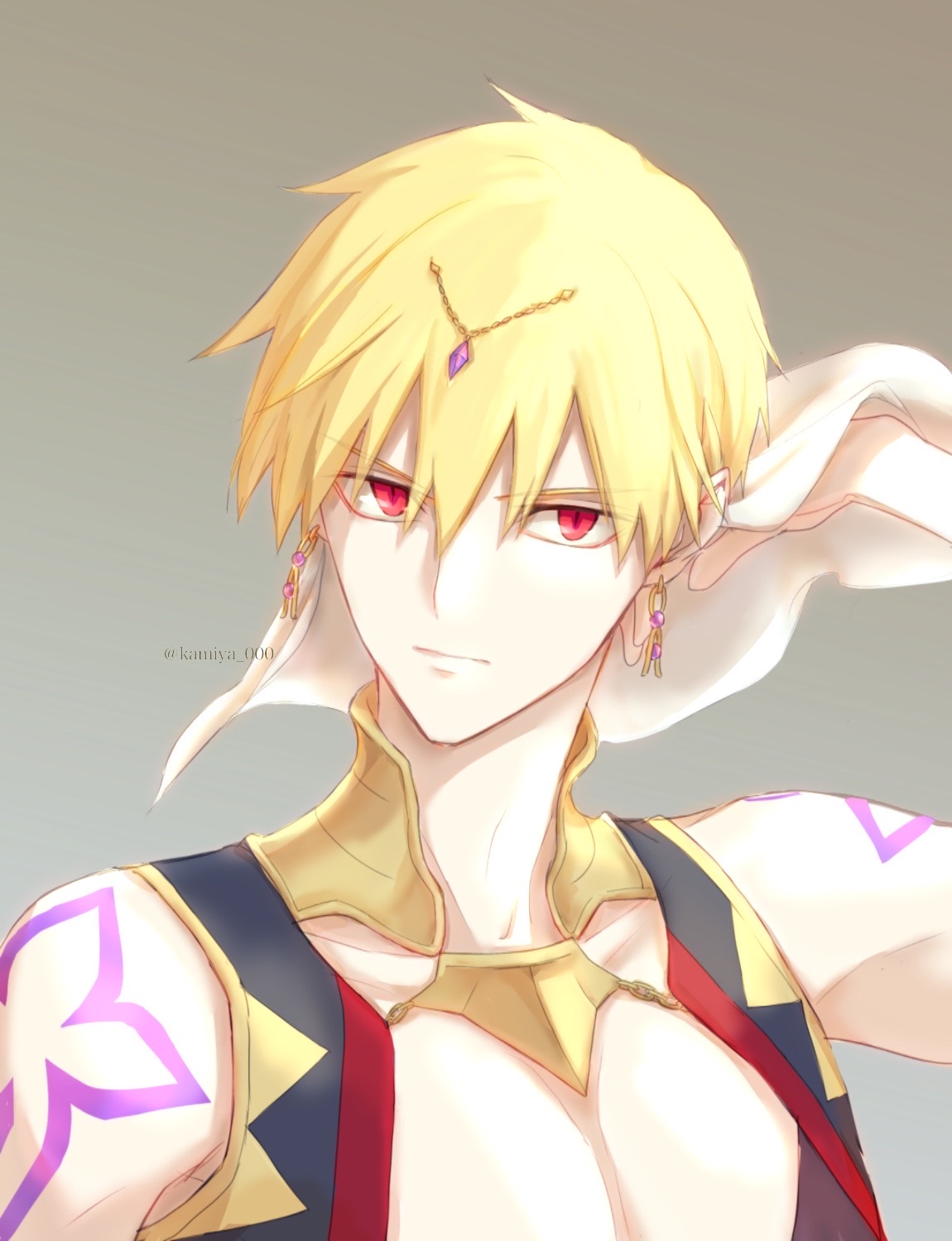 kamiya (kamiya 000), gilgamesh, gilgamesh (caster) (fate), gilgamesh (fate), fate/grand order, fate (series), highres, 1boy, armor, artist name, bare shoulders, black vest, blonde hair, chain, circlet, closed mouth, earrings, gem, gold armor, gold chain, gold earrings, grey background, hair between eyes, hand up, jewelry, looking ahead, male focus, open clothes, open vest, purple gem, red eyes, short hair, shoulder tattoo, simple background, solo, tattoo, upper body, v-shaped eyebrows, veil, vest, white veil