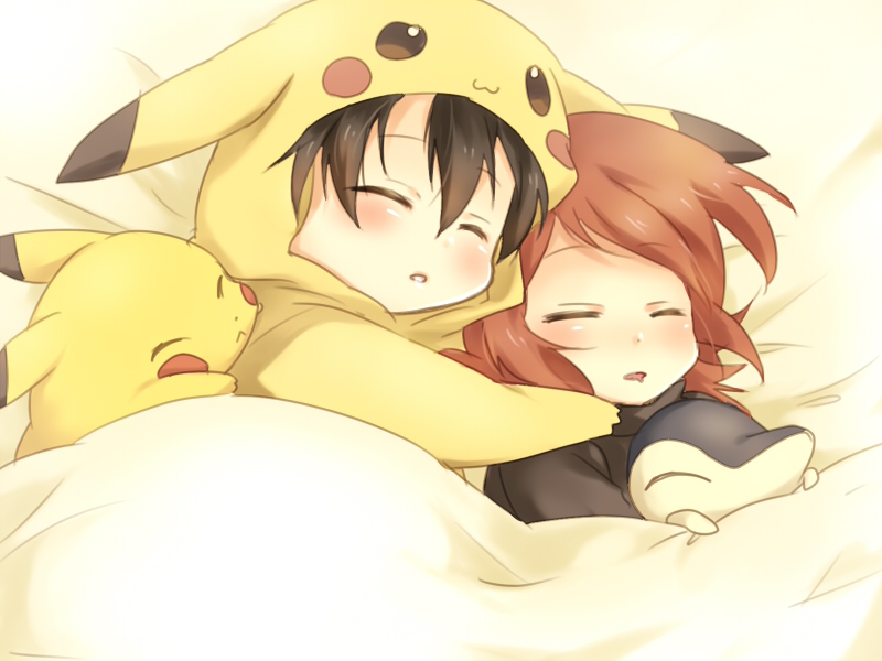 maruki (punchiki), cyndaquil, ethan (pokemon), pikachu, red (pokemon), silver (pokemon), nintendo, pokemon, bad id, 2boys, :<, = =, animal costume, bed, black hair, blush, closed eyes, cosplay, gen 1 pokemon, gen 2 pokemon, kigurumi, male focus, multiple boys, pikachu (cosplay), red hair, sleeping, under covers