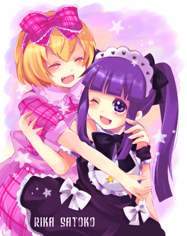 hoe satsuki, furude rika, houjou satoko, higurashi no naku koro ni, plaid, bad id, bad pixiv id, 2girls, bare shoulders, blonde hair, bow, cosplay, dress, fang, hair bow, long hair, multiple girls, one eye closed, pink bow, purple hair, short hair, twintails, wink