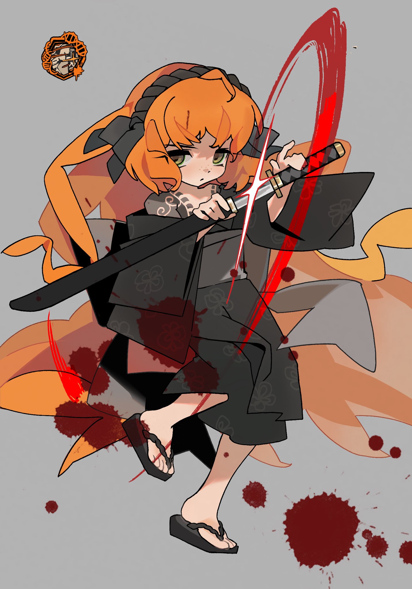 ishmael (project moon), limbus company, project moon, commentary request, highres, 1girl, ahoge, black bow, black hairband, black kimono, black rope, bow, deformed, green eyes, grey background, grey sash, hair bow, hair down, hairband, japanese clothes, katana, kimono, kurokumo clan (identity) (project moon), long hair, open mouth, orange hair, rope, sandals, sha bu mingbai, sheath, simple background, solo, sparkle, sword, unsheathing, very long hair, weapon