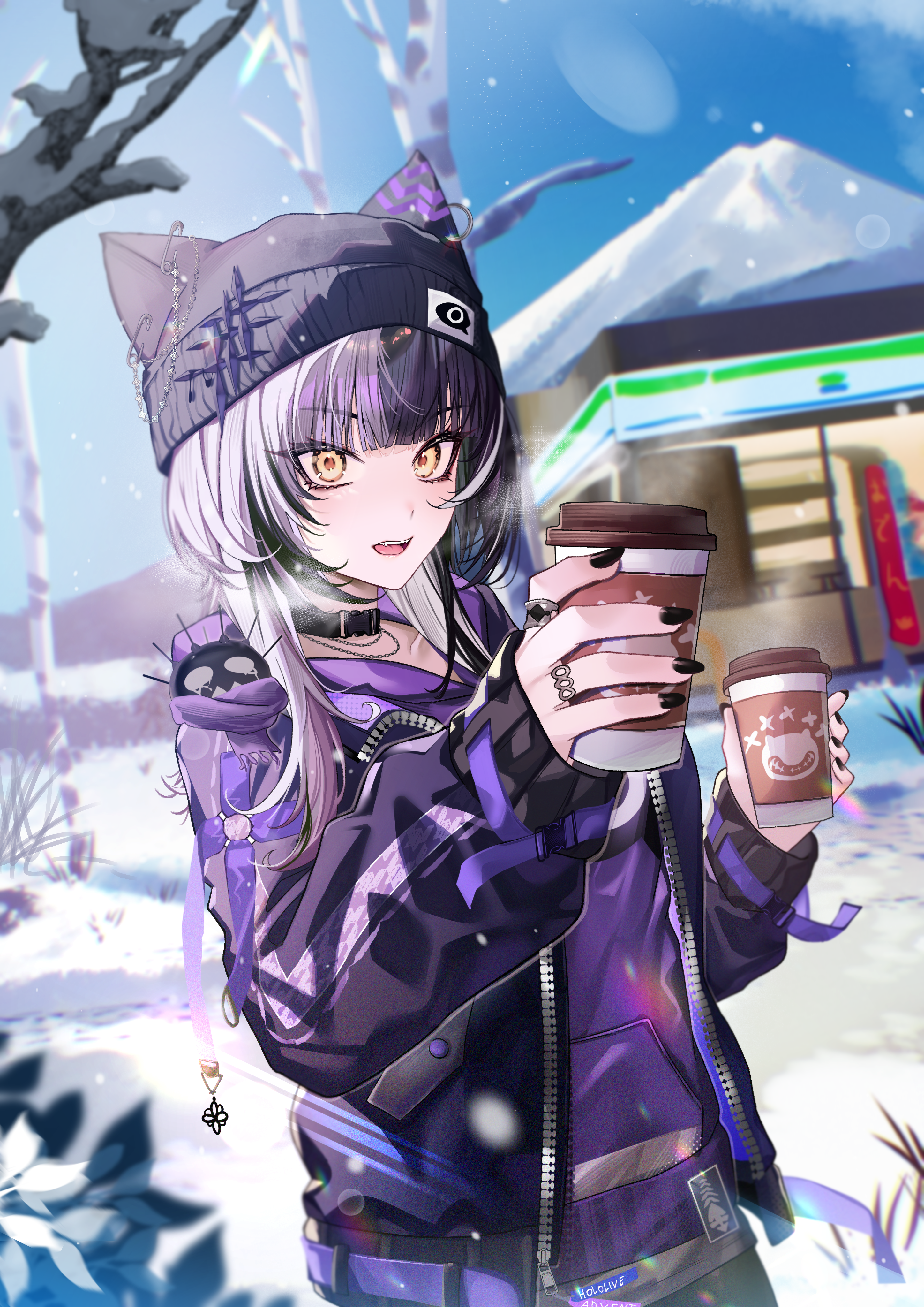 higeji (higeji404), shiori novella, yorick (shiori novella), hololive, absurdres, commentary request, highres, 1girl, animal hat, bare tree, beanie, black choker, black hair, black hat, black jacket, black nails, blue sky, blunt bangs, blurry, blurry background, cat hat, choker, coat, coffee, cup, day, depth of field, disposable coffee cup, disposable cup, grey hair, hat, holding, holding cup, hood, hoodie, jacket, jewelry, long hair, looking at viewer, mountain, multicolored hair, open mouth, outdoors, purple hoodie, ring, sky, snow, solo, split-color hair, teeth, tree, upper body, upper teeth only, virtual youtuber, winter, winter clothes, yellow eyes