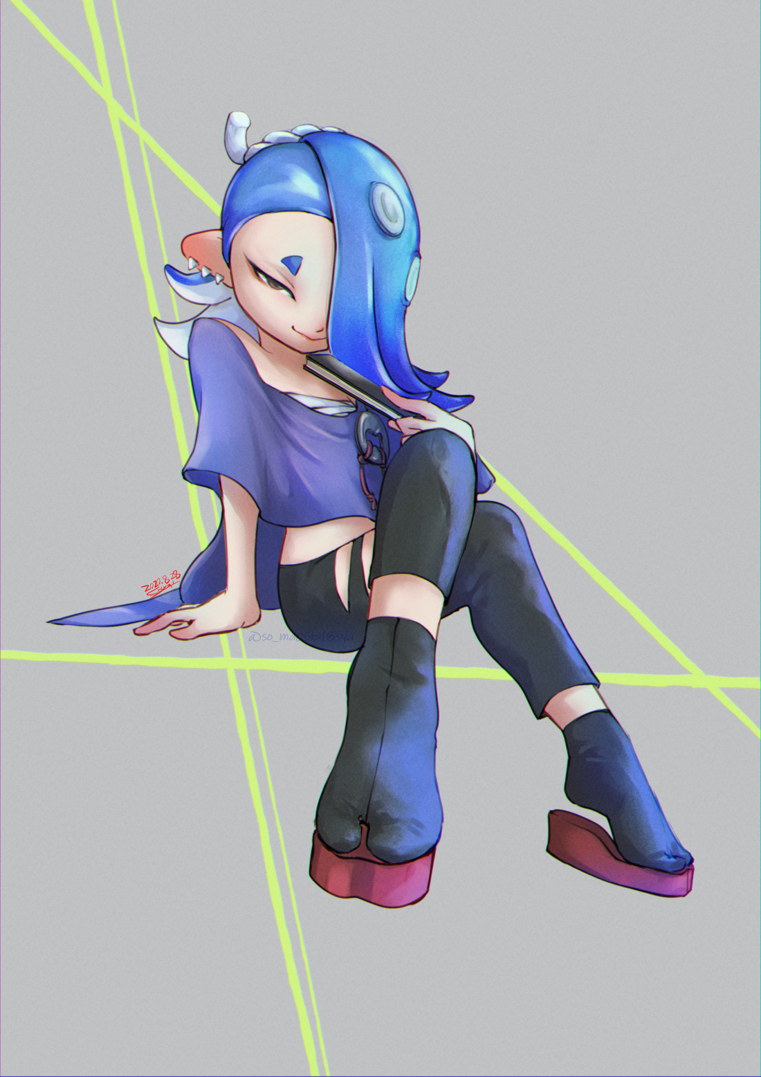 somakusha, shiver (deep cut outfit) (splatoon), shiver (splatoon), nintendo, splatoon (series), splatoon 3, commentary request, highres, 1girl, artist name, black pants, black socks, blue shawl, chest sarashi, closed mouth, crossed legs, dated, earrings, full body, grey background, hair over one eye, hairband, hand fan, holding, holding fan, invisible chair, jewelry, long hair, looking at viewer, multiple earrings, octoling, okobo, pants, platform sandals, sandals, sarashi, shawl, short eyebrows, sitting, smile, socks, solo, tabi, tentacle hair, thick eyebrows, tooth earrings, white hairband