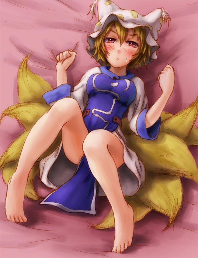kurione (pixiv), kurione (zassou), yakumo ran, touhou, bad id, bad pixiv id, 1girl, barefoot, blush, feet, female focus, hat, legs, lying, multiple tails, solo, sweat, tail