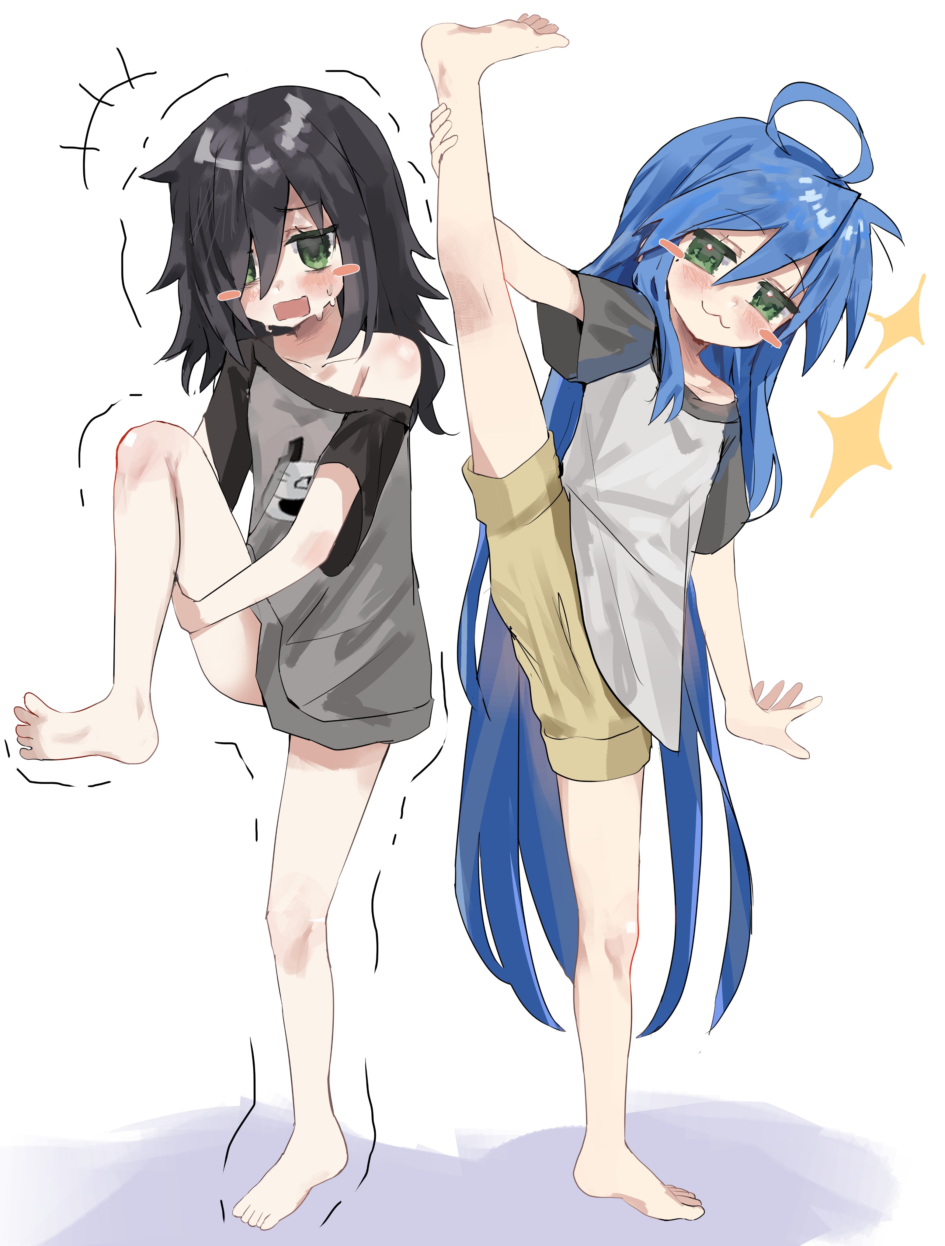 kagana helsuki, izumi konata, kuroki tomoko, lucky star, watashi ga motenai no wa dou kangaetemo omaera ga warui!, absurdres, commentary, english commentary, highres, 2girls, ahoge, bags under eyes, barefoot, black hair, blue hair, blush stickers, brown shorts, crossover, green eyes, grey shirt, long hair, multiple girls, off shoulder, open mouth, raglan sleeves, shirt, shorts, sparkle, split, standing, standing on one leg, standing split, sweat, t-shirt, trembling, very long hair, wavy mouth