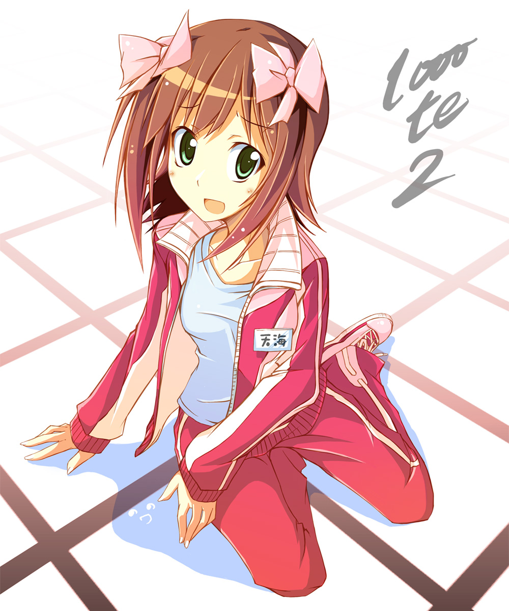 sentetsu, amami haruka, idolmaster, idolmaster (classic), highres, 00s, 1girl, blue shirt, blush, bow, breasts, brown hair, collarbone, female focus, green eyes, hair bow, hair ornament, hair ribbon, jacket, looking at viewer, open clothes, open jacket, pants, pink bow, pink jacket, pink shoes, ribbon, shadow, shirt, shoes, short hair, sitting, small breasts, smile, sneakers, solo, t-shirt, yokozuwari