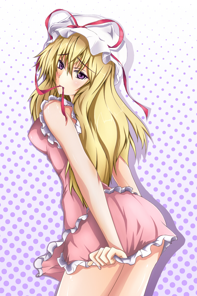 aeve, yakumo yukari, touhou, highres, 1girl, blonde hair, breasts, female focus, gradient background, halftone, halftone background, hat, long hair, mouth hold, purple eyes, ribbon, solo, white background
