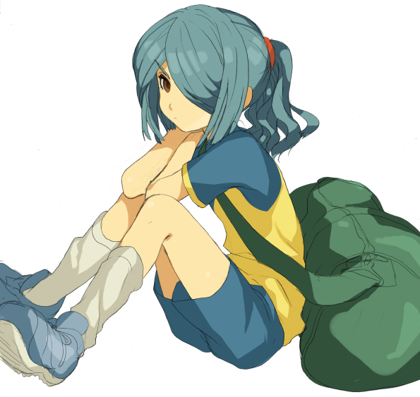 kaimuari, kazemaru ichirouta, inazuma eleven, inazuma eleven (series), bad id, bad pixiv id, 00s, 1boy, bag, hair over one eye, male focus, raimon, raimon soccer uniform, shoes, sneakers, soccer uniform, solo, sportswear