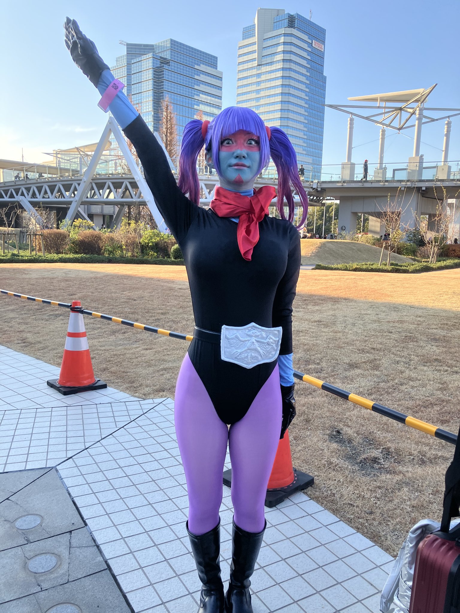 ssssensu, yukarisu, kamen rider, toujima tanzaburou wa kamen rider ni naritai, highres, photo (medium), 1girl, arm up, belt, black leotard, breasts, city, cosplay, gradient hair, green eyes, highleg, highleg leotard, japanese (nationality), leotard, lips, long hair, looking at viewer, multicolored hair, outdoors, pantyhose, purple hair, selfie, shiny clothes, shocker (kamen rider), smile, solo, standing, twintails, yukarisu (cosplay)