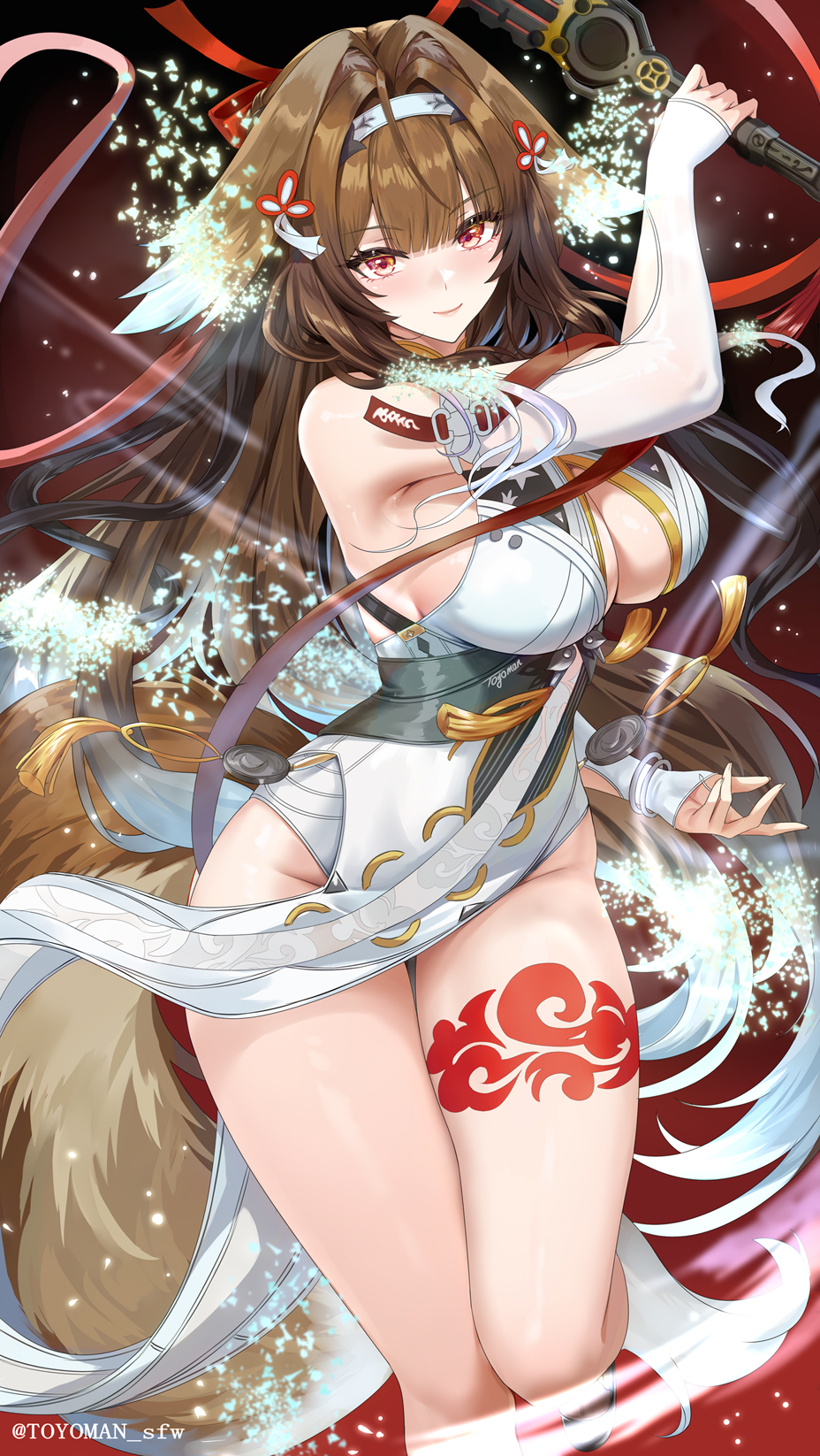 toyoman, ye shunguang, zenless zone zero, chinese commentary, commentary, english commentary, highres, mixed-language commentary, 1girl, bracelet, breasts, brown hair, closed mouth, detached sleeves, hairband, holding, holding sword, holding weapon, jewelry, large breasts, leg tattoo, long hair, looking at viewer, pelvic curtain, red eyes, smile, solo, standing, sword, tail, tattoo, thighs, twitter username, weapon, white hairband, white sleeves