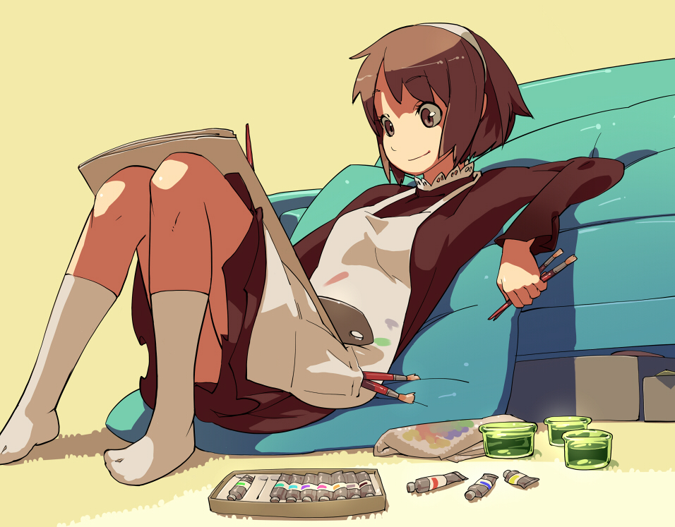 shihou (g-o-s), oekaki musume, original, 1girl, apron, art brush, brown eyes, brown hair, cushion, female focus, indoors, paint, paintbrush, short hair, socks, solo
