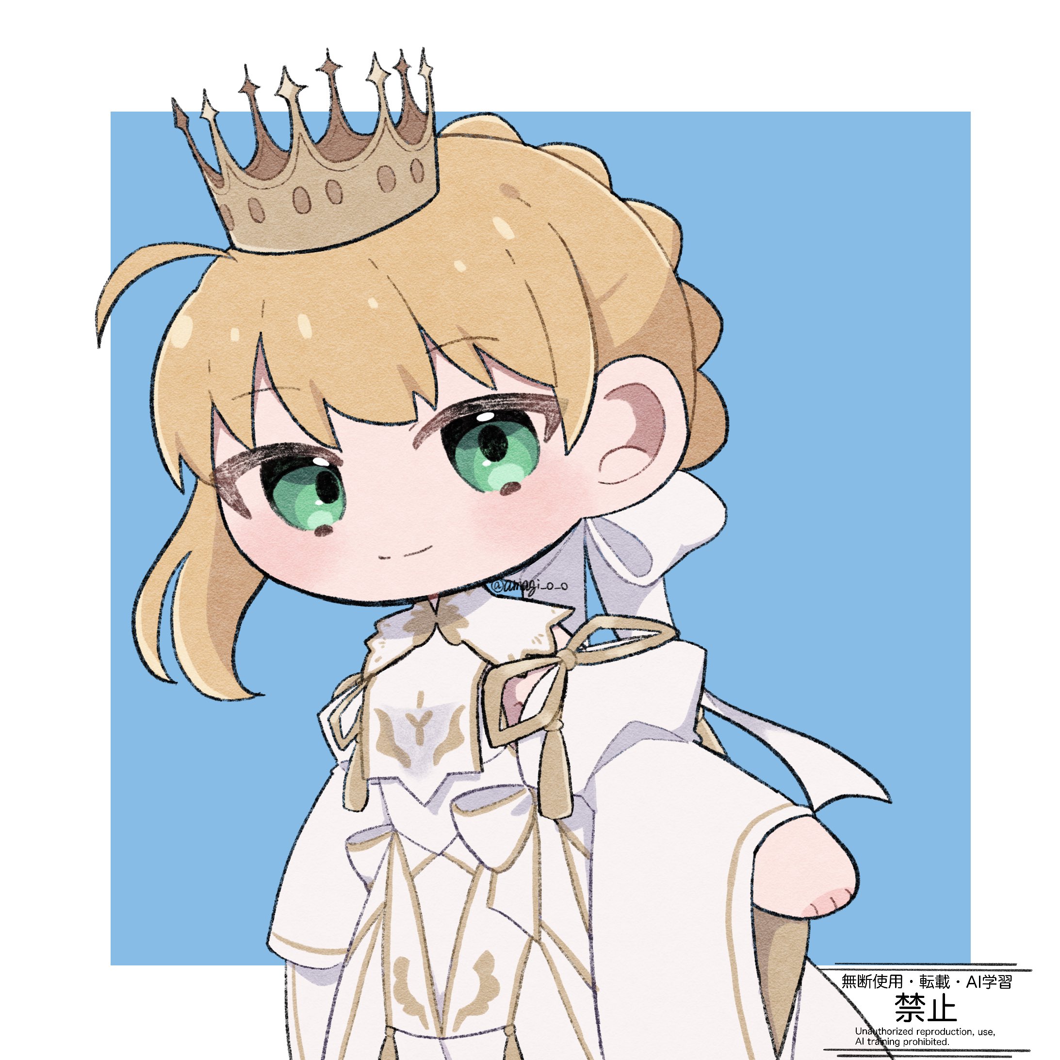 amagi429114, amagi o o, artoria pendragon (fate), lord logres (fate), lord logres (second ascension) (fate), fate/grand order, fate (series), commentary request, highres, 1girl, ahoge, blonde hair, blush, chibi, crown, dress, green eyes, hair ribbon, ribbon, smile, solo, watermark, white dress, white ribbon