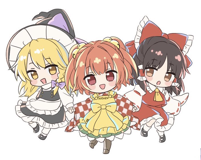 reimu tyuki, hakurei reimu, kirisame marisa, motoori kosuzu, touhou, commentary request, 3girls, :d, apron, ascot, bell, black hat, black shoes, black skirt, black vest, blonde hair, blush, boots, bow, brown boots, brown eyes, brown hair, character name, checkered clothes, checkered kimono, chibi, chibi only, collared shirt, detached sleeves, frilled apron, frilled bow, frilled hair tubes, frills, green skirt, hair bell, hair bow, hair ornament, hair tubes, hat, hat bow, holding hands, japanese clothes, kimono, long sleeves, medium hair, multiple girls, open mouth, orange hair, purple bow, red eyes, red shirt, red skirt, shirt, shoes, simple background, skirt, smile, vest, white apron, white background, white shirt, witch hat, yellow apron, yellow ascot, yellow bow