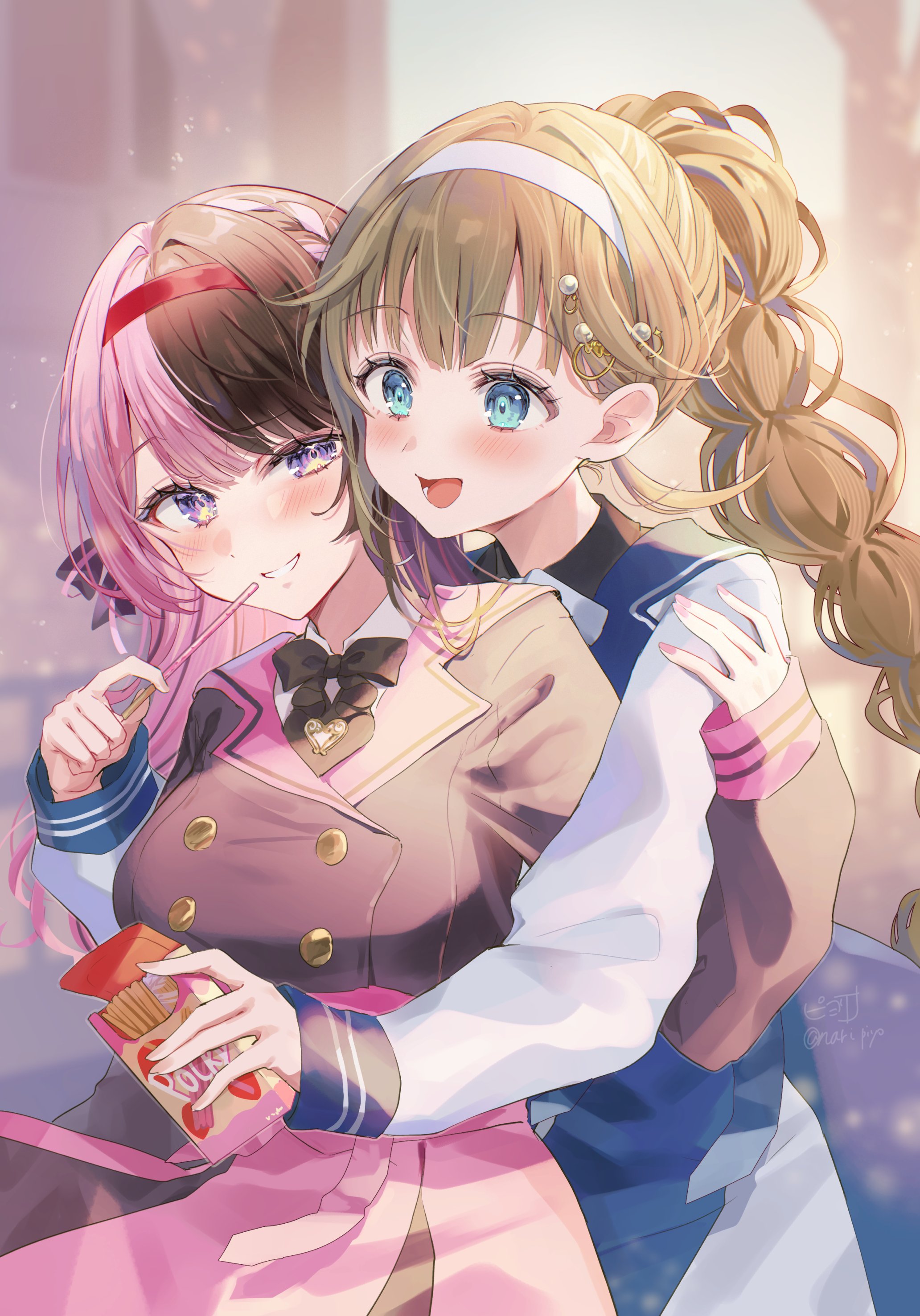 piyoyanagi, hanabusa lisa, tachibana hinano, vspo!, absurdres, commentary, highres, 2girls, aqua eyes, black bow, black bowtie, black hair, blonde hair, blush, bow, bowtie, food, hair ornament, hairband, holding, holding food, holding pocky, long sleeves, looking at another, multicolored hair, multiple girls, open mouth, pink hair, pink nails, pocky, purple eyes, red hairband, signature, split-color hair, teeth, twitter username, two-tone hair, virtual youtuber