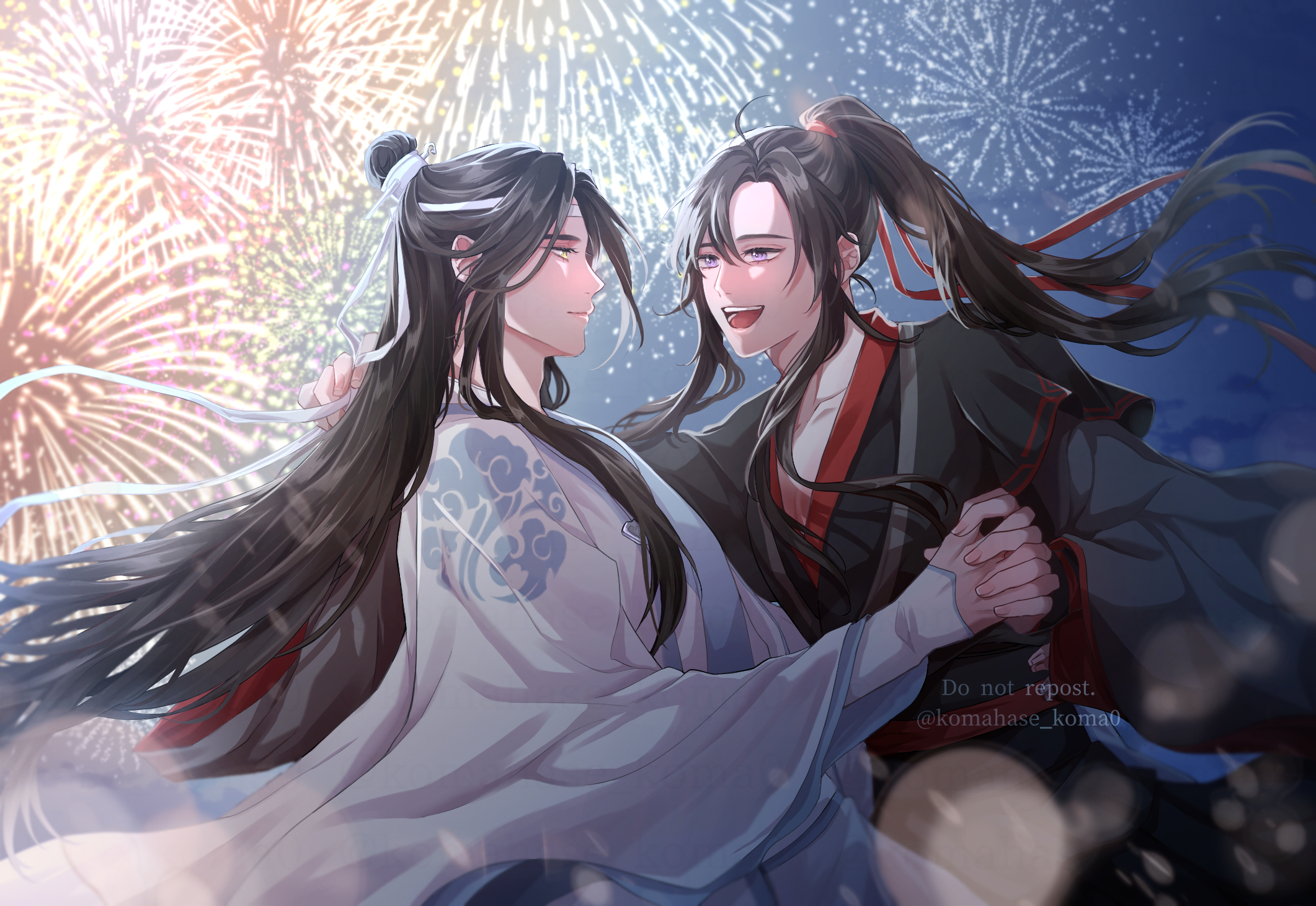 lan wangji, wei wuxian, modao zushi, highres, 2boys, aerial fireworks, ahoge, bishounen, black hair, black hanfu, blurry, blurry foreground, bokeh, chinese clothes, closed mouth, couple, dancing, depth of field, earrings, eye contact, eyelashes, fireworks, floating hair, hair ribbon, hanfu, headband, holding hands, interlocked fingers, jewelry, koma hase, long hair, long sleeves, looking at another, male focus, multiple boys, night, open mouth, outdoors, ponytail, purple eyes, red ribbon, red sash, ribbon, robe, sash, sidelocks, sky, sleeves past wrists, smile, topknot, twitter username, upper body, white hanfu, white headband, wide sleeves, xiao guan (headdress), yaoi, yellow eyes