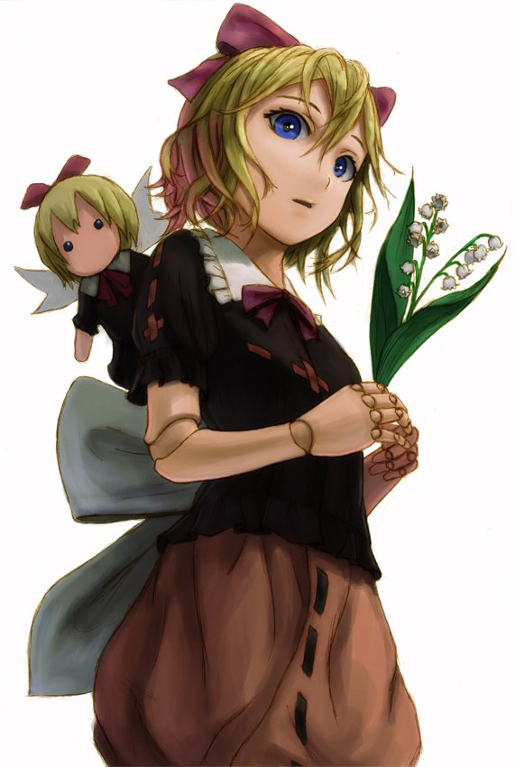 kurione, kurione (pixiv), kurione (zassou), medicine melancholy, su-san, touhou, bad id, bad pixiv id, 1girl, blonde hair, blue eyes, doll, doll joints, female focus, flower, joints, lily of the valley, ribbon, short hair, simple background, solo