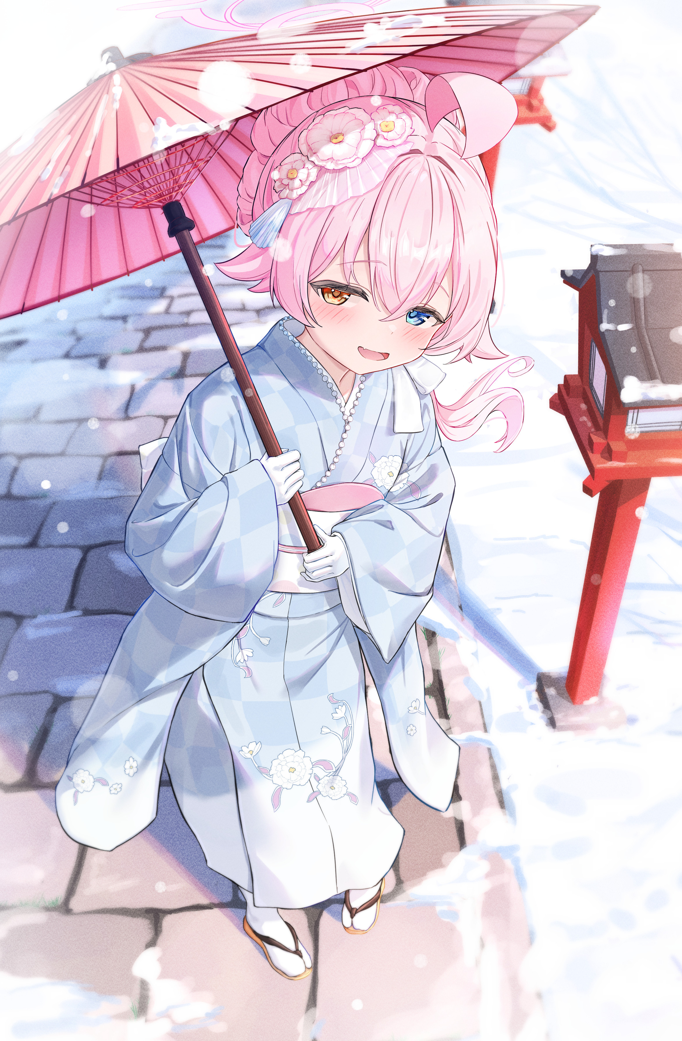 maruabcm, hoshino (blue archive), blue archive, absurdres, commentary, highres, 1girl, ahoge, alternate costume, blue eyes, blue kimono, blush, day, floral print, floral print kimono, flower, gloves, hair between eyes, hair flower, hair ornament, heterochromia, holding, holding umbrella, japanese clothes, kimono, looking at viewer, obi, oil-paper umbrella, open mouth, outdoors, pink flower, pink hair, pink umbrella, print kimono, sandals, sash, solo, tabi, umbrella, white gloves, white sash, yellow eyes, zouri