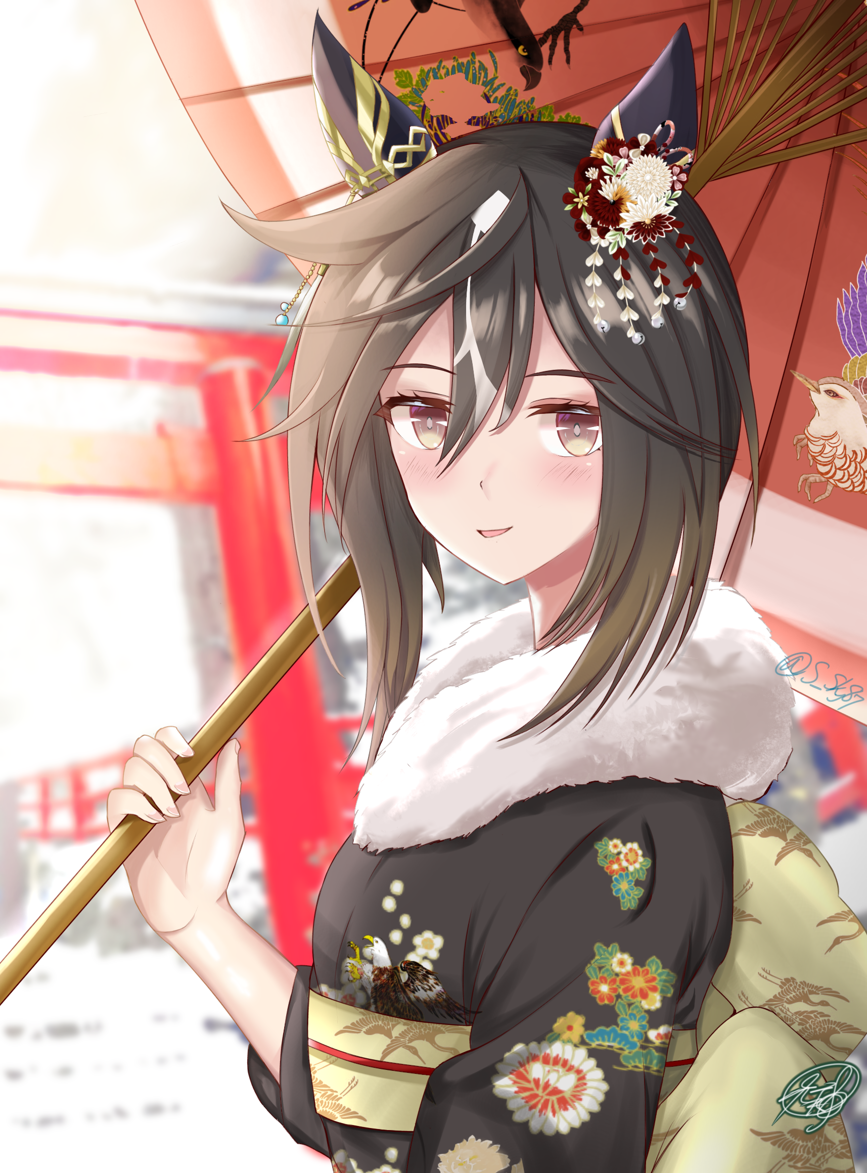 sakaki yana, stay gold (umamusume), umamusume, commentary request, highres, textless version, 1girl, 2026, animal ears, black kimono, blush, brown eyes, brown hair, ear covers, floral print, floral print kimono, hair between eyes, happy new year, holding, holding umbrella, horse ears, horse girl, japanese clothes, kimono, long hair, long sleeves, looking at viewer, multicolored hair, new year, oil-paper umbrella, parted lips, print kimono, smile, solo, streaked hair, torii, umbrella, white hair