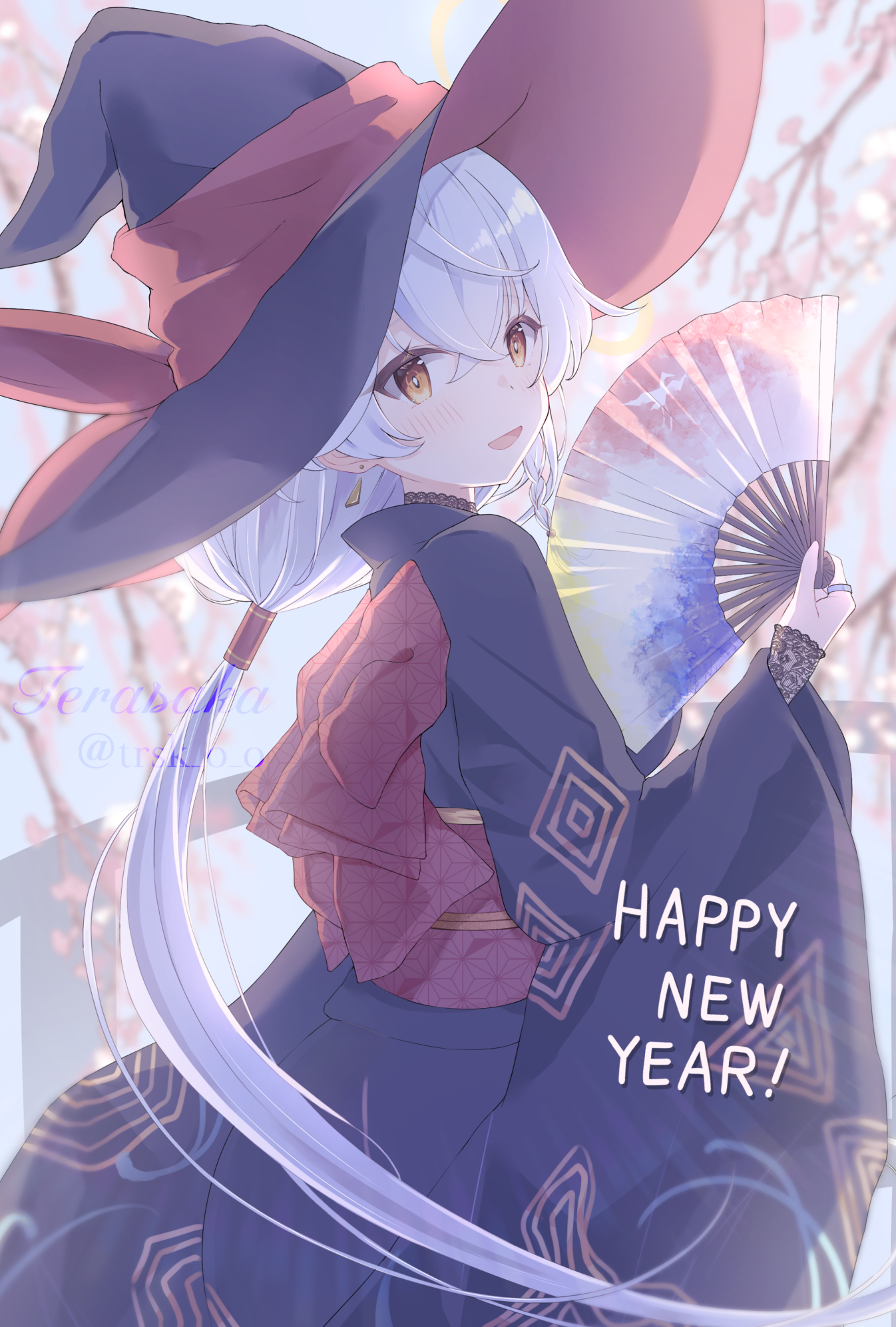 eri (blue archive), blue archive, commentary request, highres, 1girl, asa no ha (pattern), black hat, black kimono, blush, earrings, folding fan, hair between eyes, hand fan, happy new year, hat, hat ribbon, holding, holding fan, japanese clothes, jewelry, kimono, long hair, long sleeves, looking at viewer, looking back, new year, open mouth, orange eyes, red ribbon, ribbon, ring, single earring, smile, trsko o, very long hair, white hair, wide sleeves, witch hat