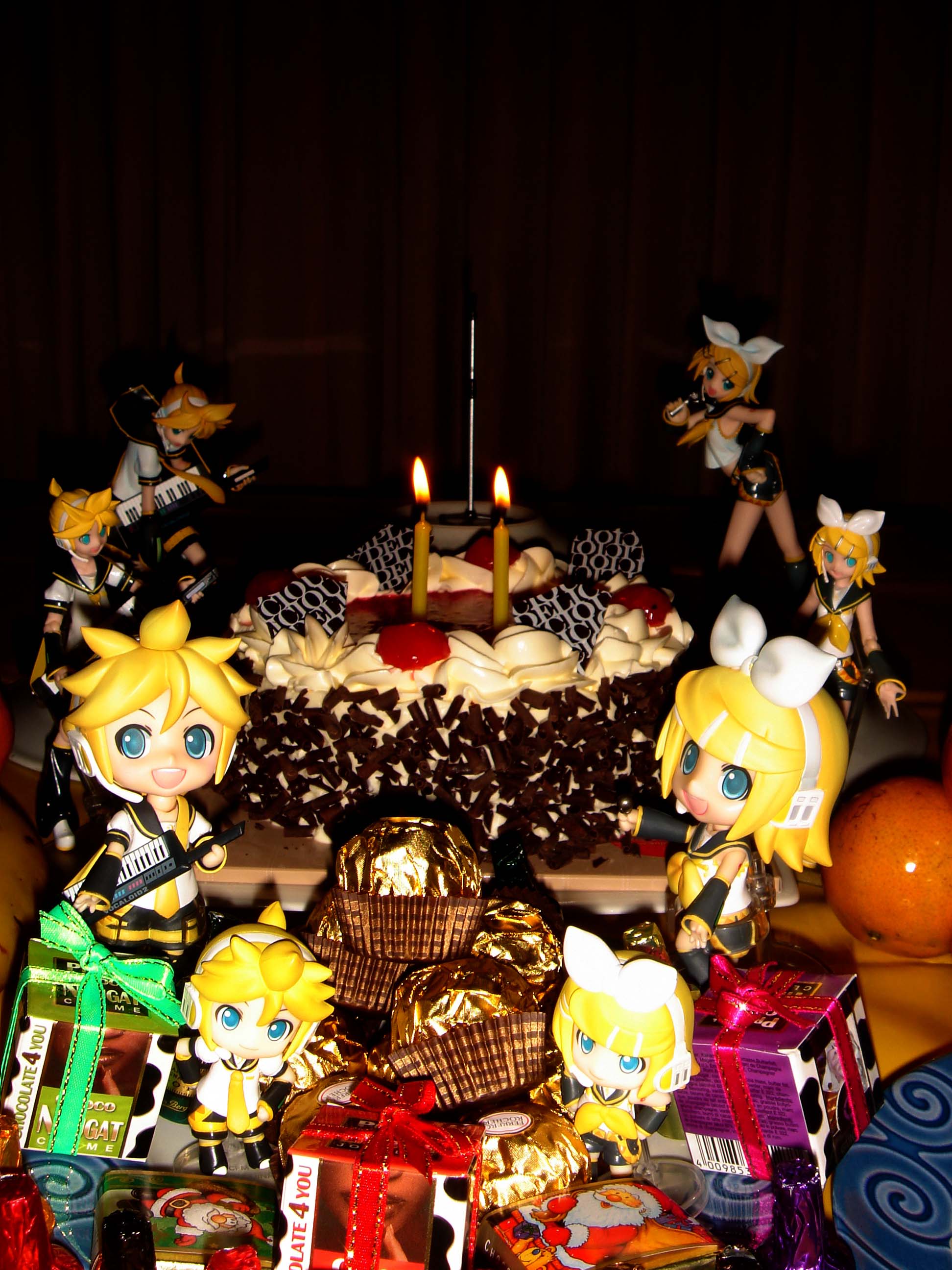 kagamine len, kagamine rin, vocaloid, absurdres, highres, blonde hair, blue eyes, bow, cake, detached sleeves, food, hair bow, headset, short hair, shorts, siblings, v