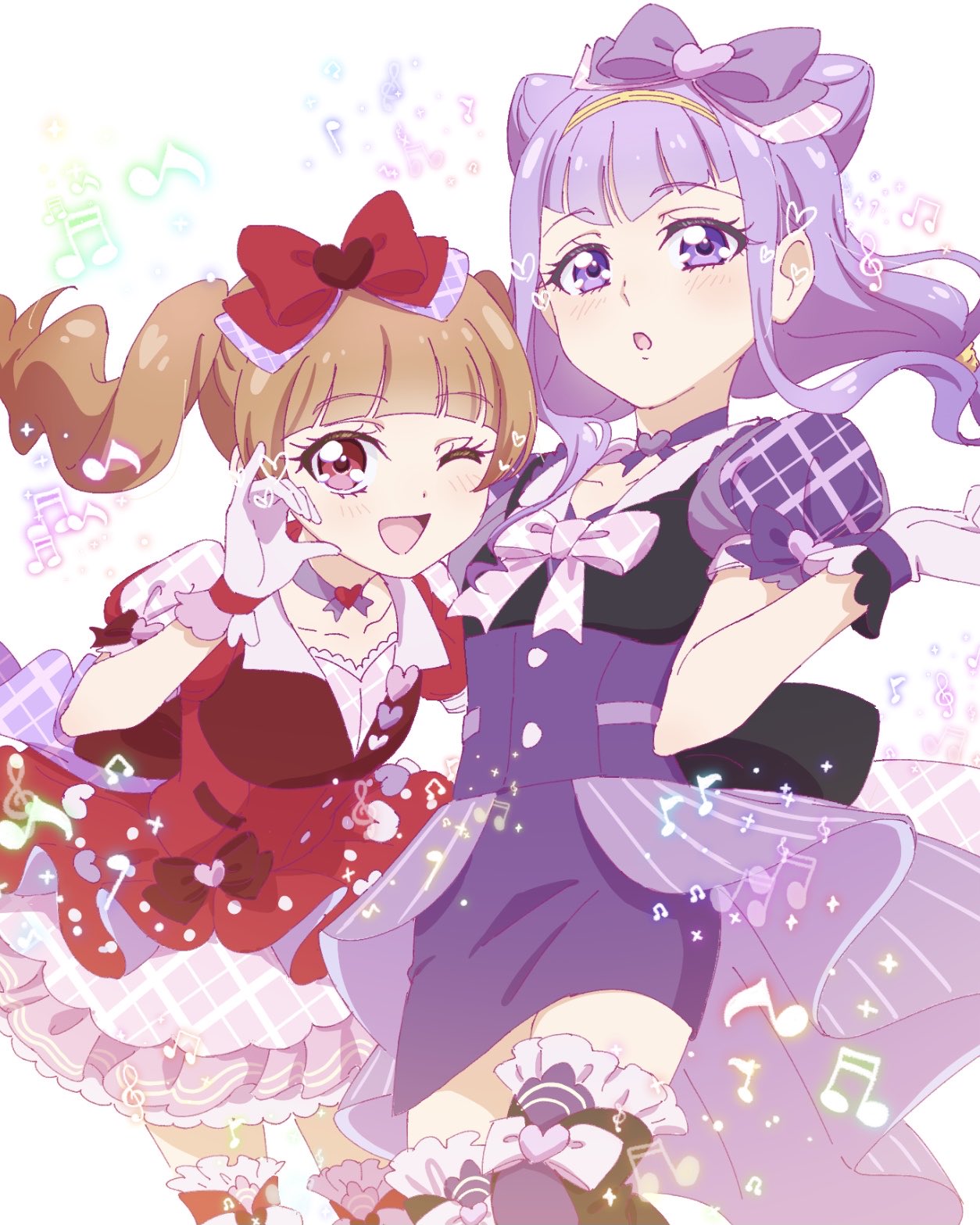 usiusi nanas, aisaki emiru, ruru amour, hugtto! precure, precure, commentary request, highres, 2girls, blunt bangs, blush, bow, brown hair, choker, dress, frills, hair bow, looking at viewer, multiple girls, musical note, official alternate costume, one eye closed, open mouth, pencil dress, puffy short sleeves, puffy sleeves, purple bow, purple choker, purple dress, purple eyes, purple hair, red bow, red dress, red eyes, short sleeves, twintails, wavy hair, white background
