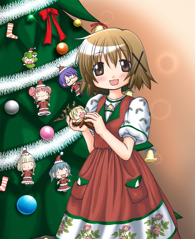 kahis (sweetbriar), hiro (hidamari sketch), miyako (hidamari sketch), nazuna (hidamari sketch), nori (hidamari sketch), sae (hidamari sketch), ume-sensei, yuno (hidamari sketch), hidamari sketch, houbunsha, 00s, 1girl, brown eyes, brown hair, character doll, christmas, christmas tree, doll, female focus, solo
