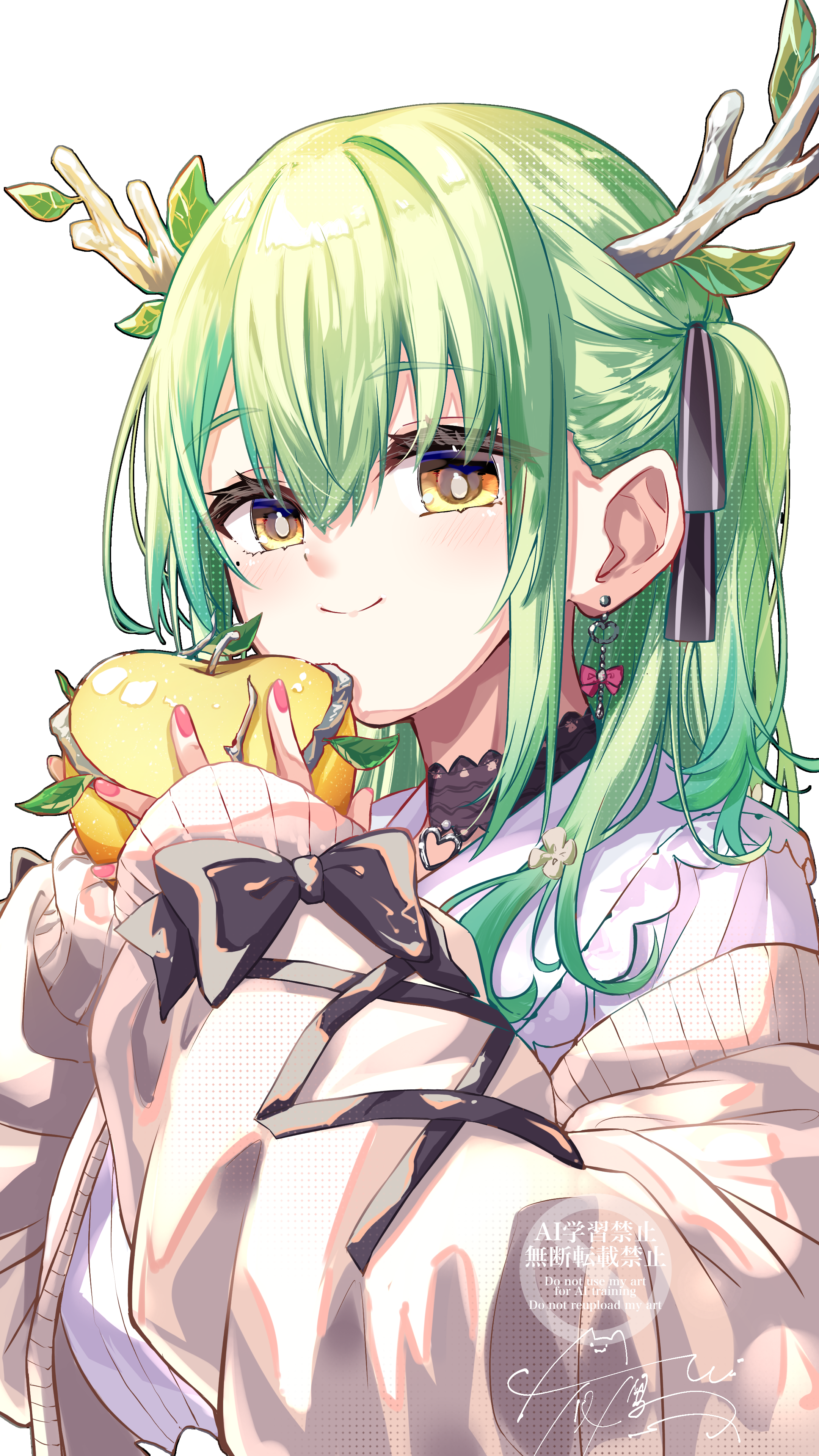 u da desu, ceres fauna, ceres fauna (jirai kei), hololive, hololive english, absurdres, commentary, highres, 1girl, apple, black bow, black choker, bow, choker, closed mouth, food, fruit, golden apple, green hair, hair bow, holding, holding food, holding fruit, long hair, looking at viewer, official alternate costume, shirt, smile, solo, twintails, virtual youtuber, white shirt, yellow eyes