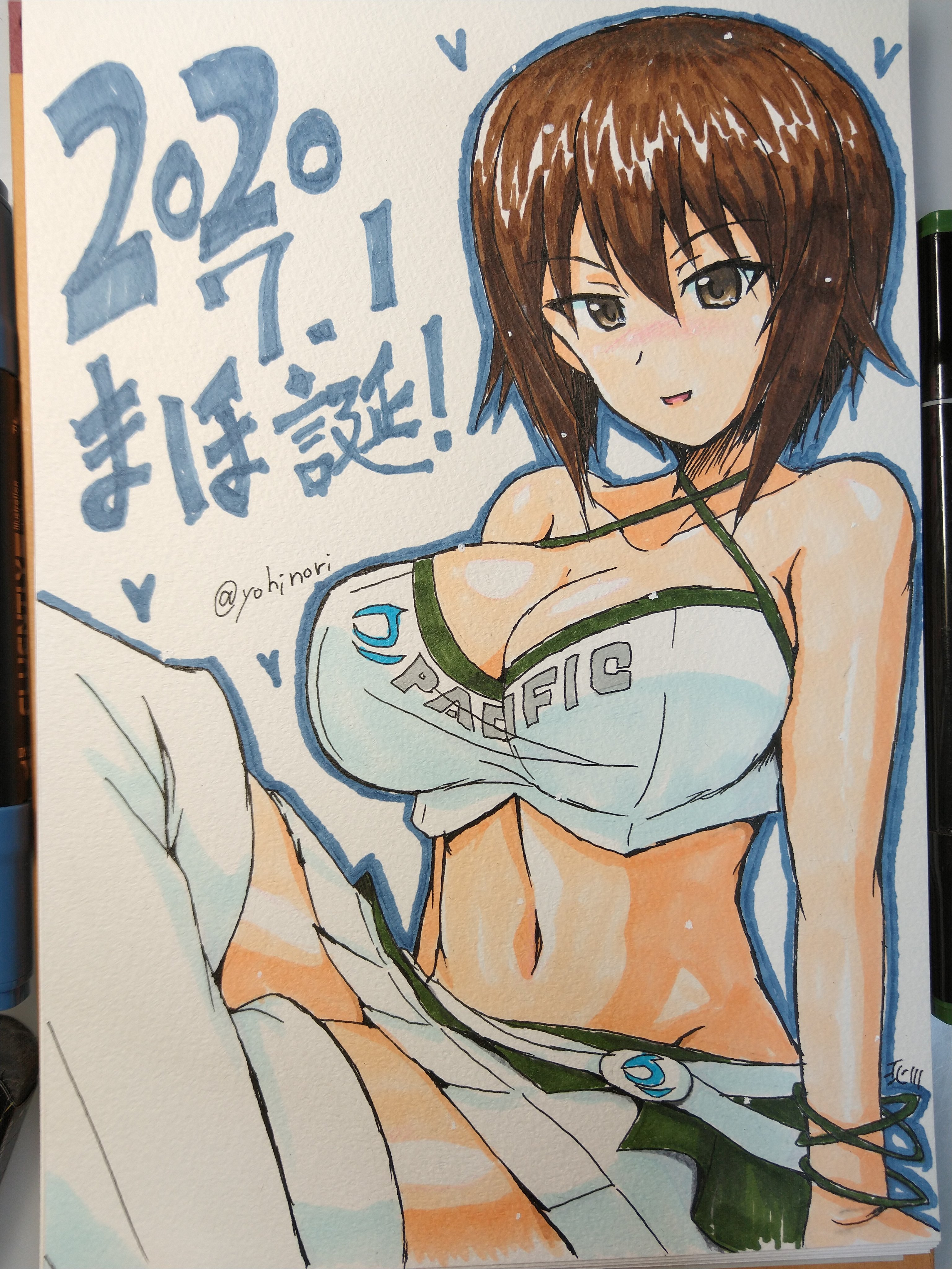 yohinori, nishizumi maho, girls und panzer, absurdres, commentary request, highres, traditional media, 1girl, :d, alternate costume, belt, blush, boots, bracelet, breasts, brown eyes, brown hair, cleavage, clothes writing, crossed legs, d1 grand prix, dated, eyes visible through hair, hair between eyes, happy, heart, jewelry, large breasts, midriff, navel, open mouth, pacific racing team, race queen, short hair, simple background, sitting, sleeveless, smile, solo, thigh boots, thighhighs, twitter username, white background, white belt, white boots, white thighhighs, x navel, zettai ryouiki