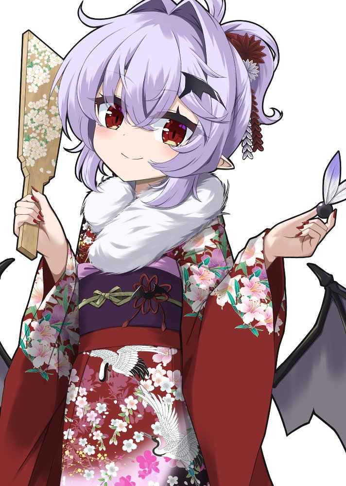 akisome hatsuka, remilia scarlet, touhou, commentary request, 1girl, alternate costume, bat wings, blush, closed mouth, floral print, hagoita, hair intakes, hair ornament, holding, holding paddle, japanese clothes, kimono, long sleeves, looking at viewer, paddle, pointy ears, purple hair, red eyes, red kimono, sash, short hair, simple background, smile, solo, white background, wide sleeves, wing hair ornament, wings, yukata