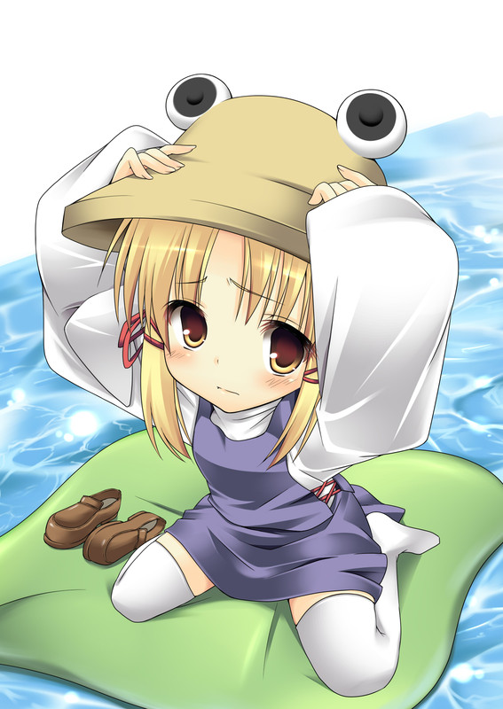 nanashi (soregashi), moriya suwako, touhou, bad id, bad pixiv id, jpeg artifacts, 1girl, blonde hair, blush, dress, female focus, foreshortening, frown, hair ribbon, hat, holding detached head, kneeling, layered clothes, lily pad, loafers, pinafore dress, ribbon, shoes, sleeveless, sleeveless dress, solo, thighhighs, unworn shoes, water, white thighhighs, zettai ryouiki